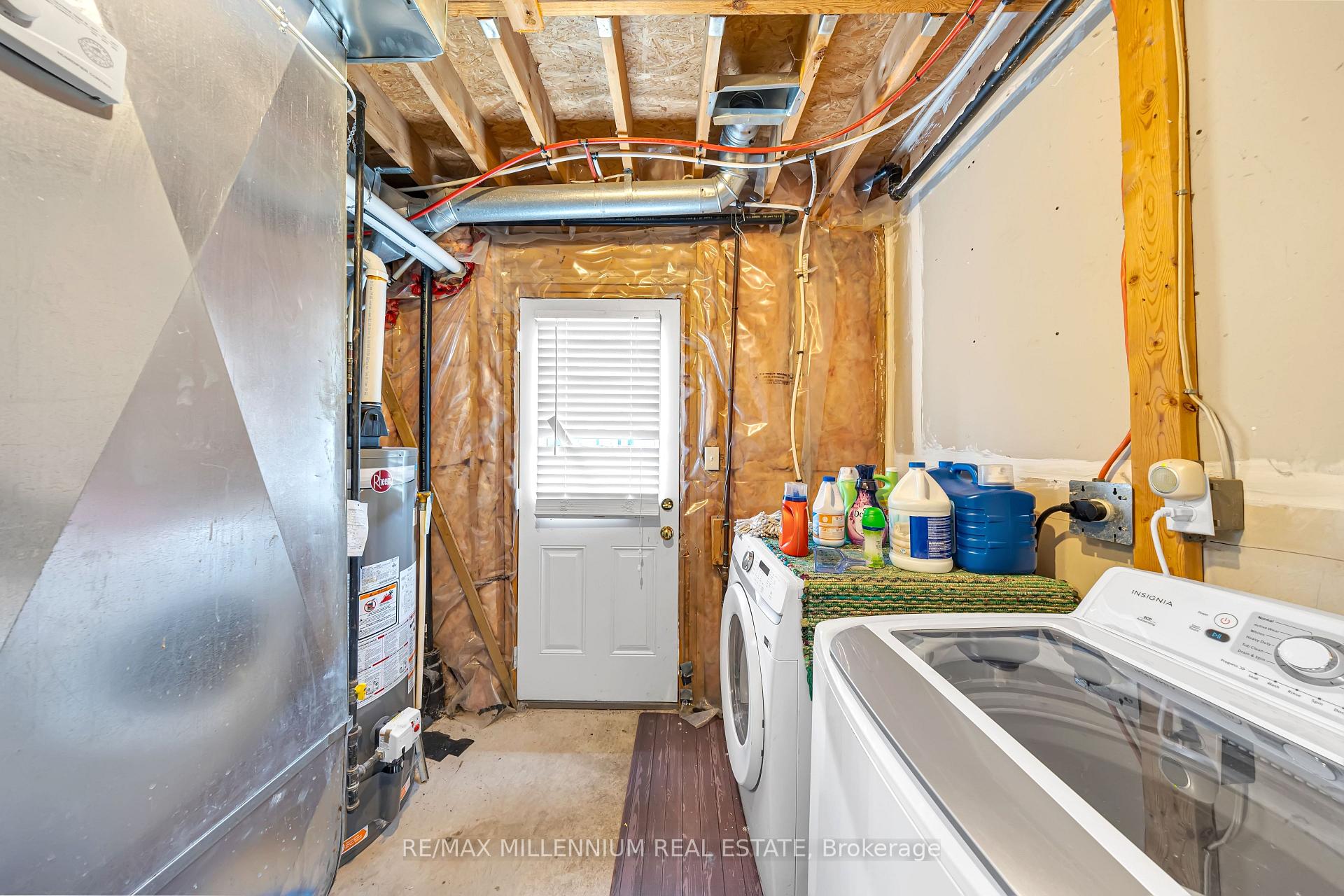 Photo 19 of 39 Decker Hollow Circle, Brampton, Credit Valley — HOMEH