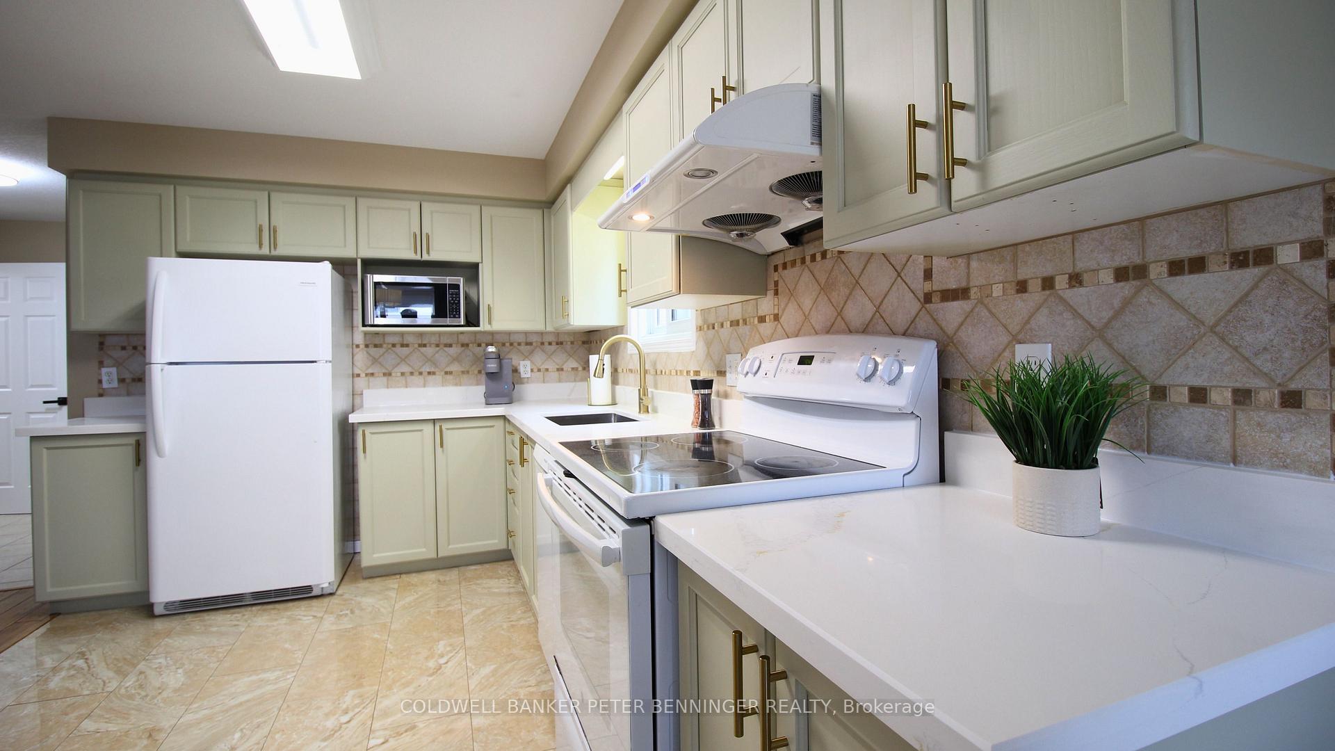 Photo 12 of 1133 Copper Leaf Crescent, Kitchener, Trussler — HOMEH