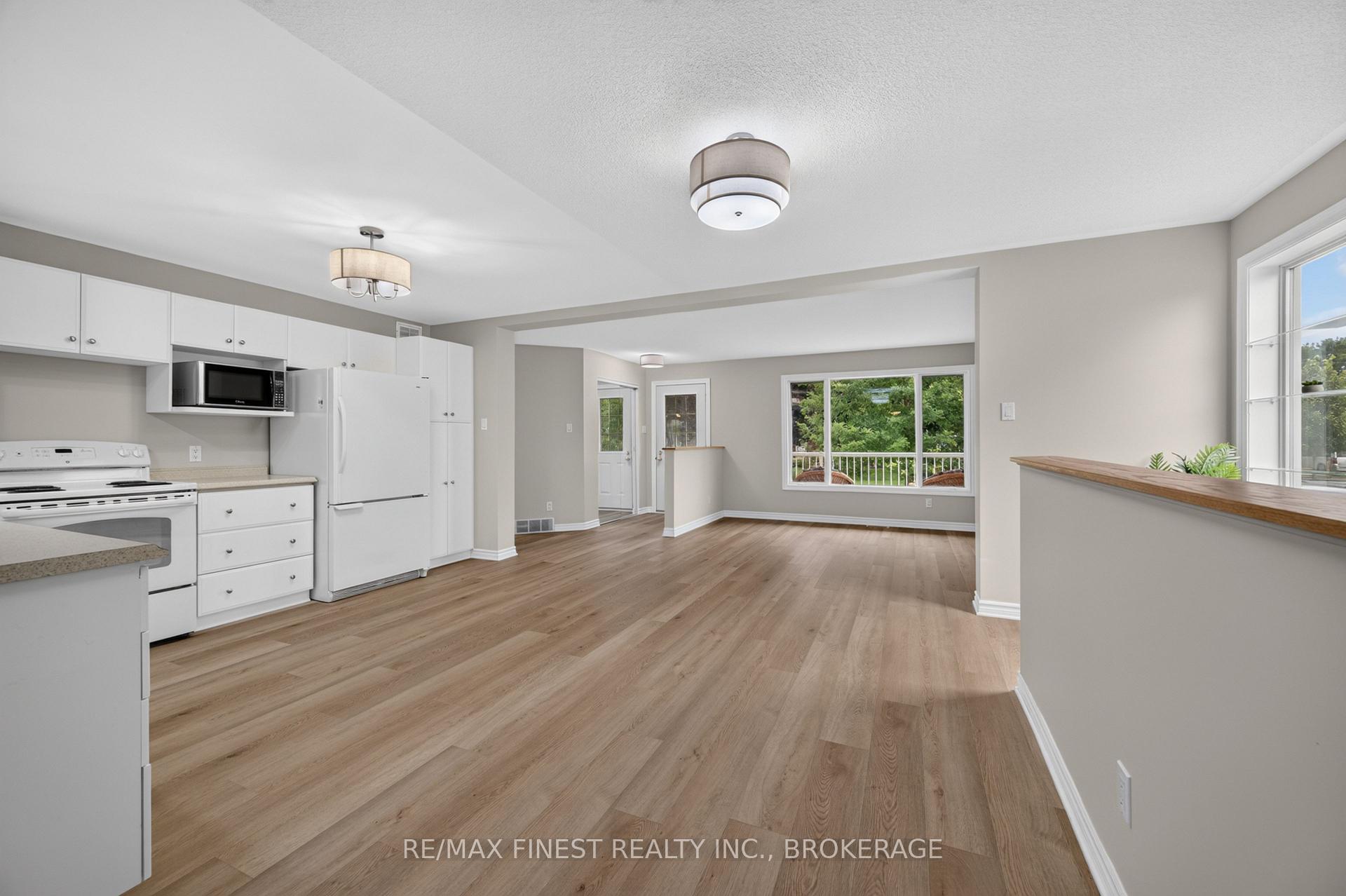 Photo 11 of 145 Elmwood Drive, Gananoque, Gananoque — HOMEH