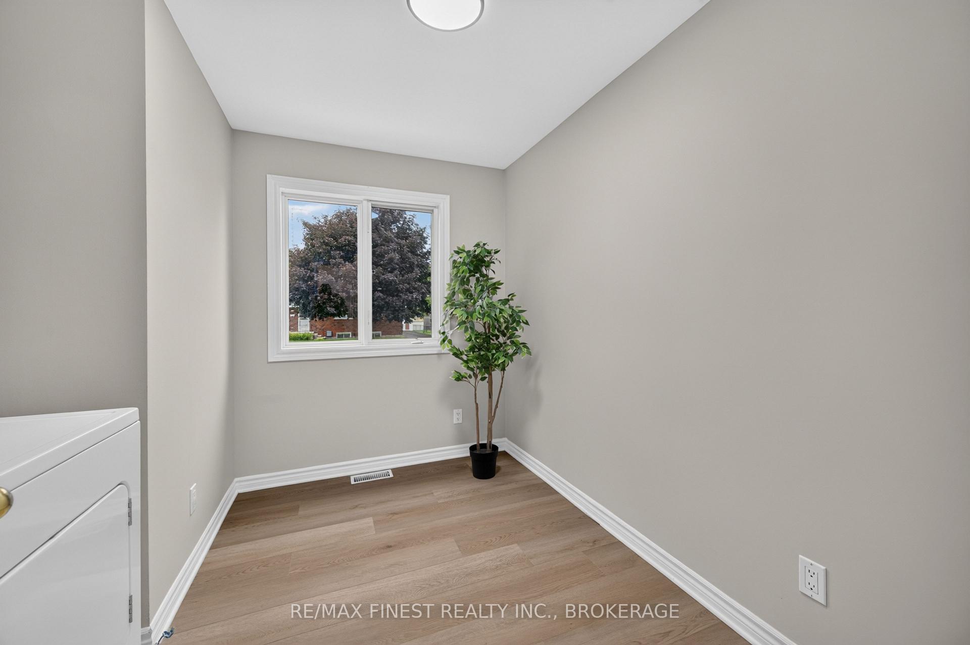 Photo 18 of 145 Elmwood Drive, Gananoque, Gananoque — HOMEH
