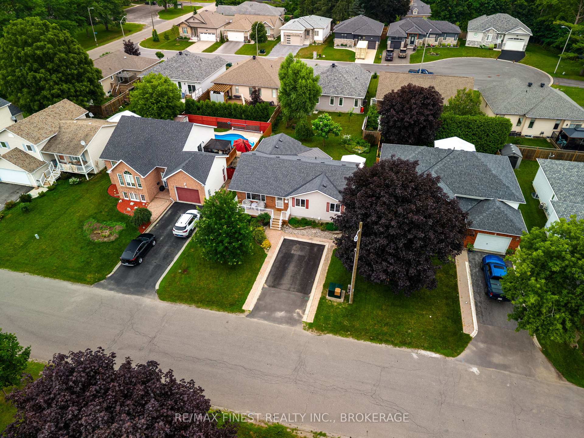 Photo 51 of 145 Elmwood Drive, Gananoque, Gananoque — HOMEH