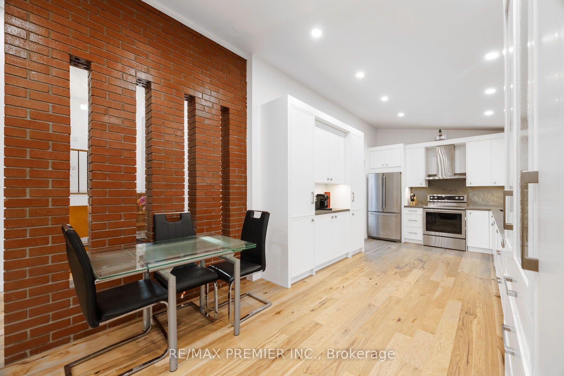 Photo 13 of 9 Adeline Court, Etobicoke, Mount Olive-Silverstone-Jamestown — HOMEH