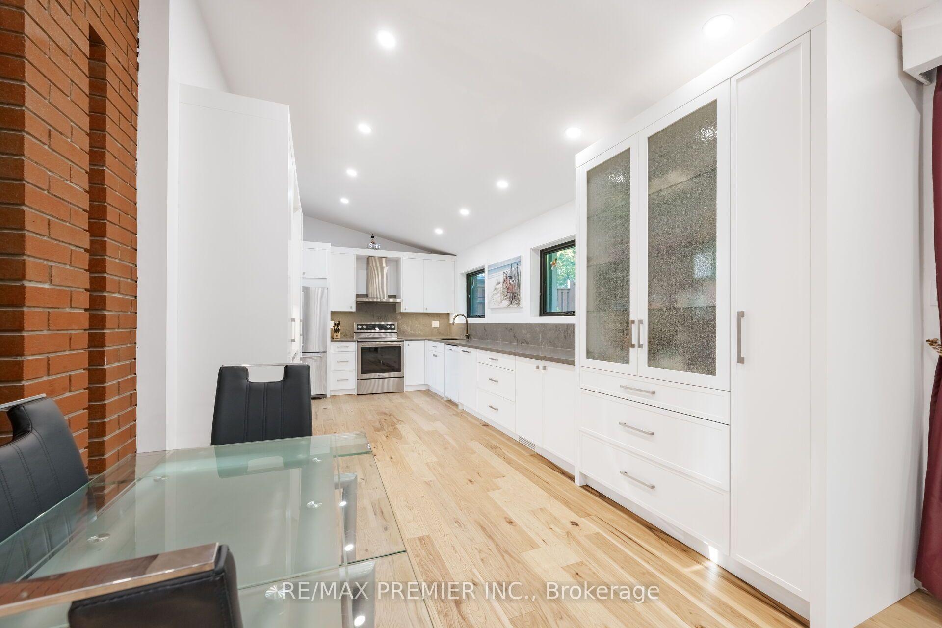 Photo 16 of 9 Adeline Court, Etobicoke, Mount Olive-Silverstone-Jamestown — HOMEH