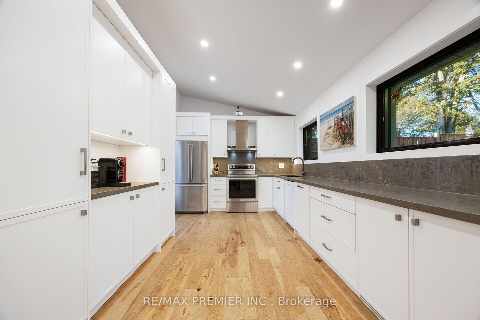 Photo 17 of 9 Adeline Court, Etobicoke, Mount Olive-Silverstone-Jamestown — HOMEH
