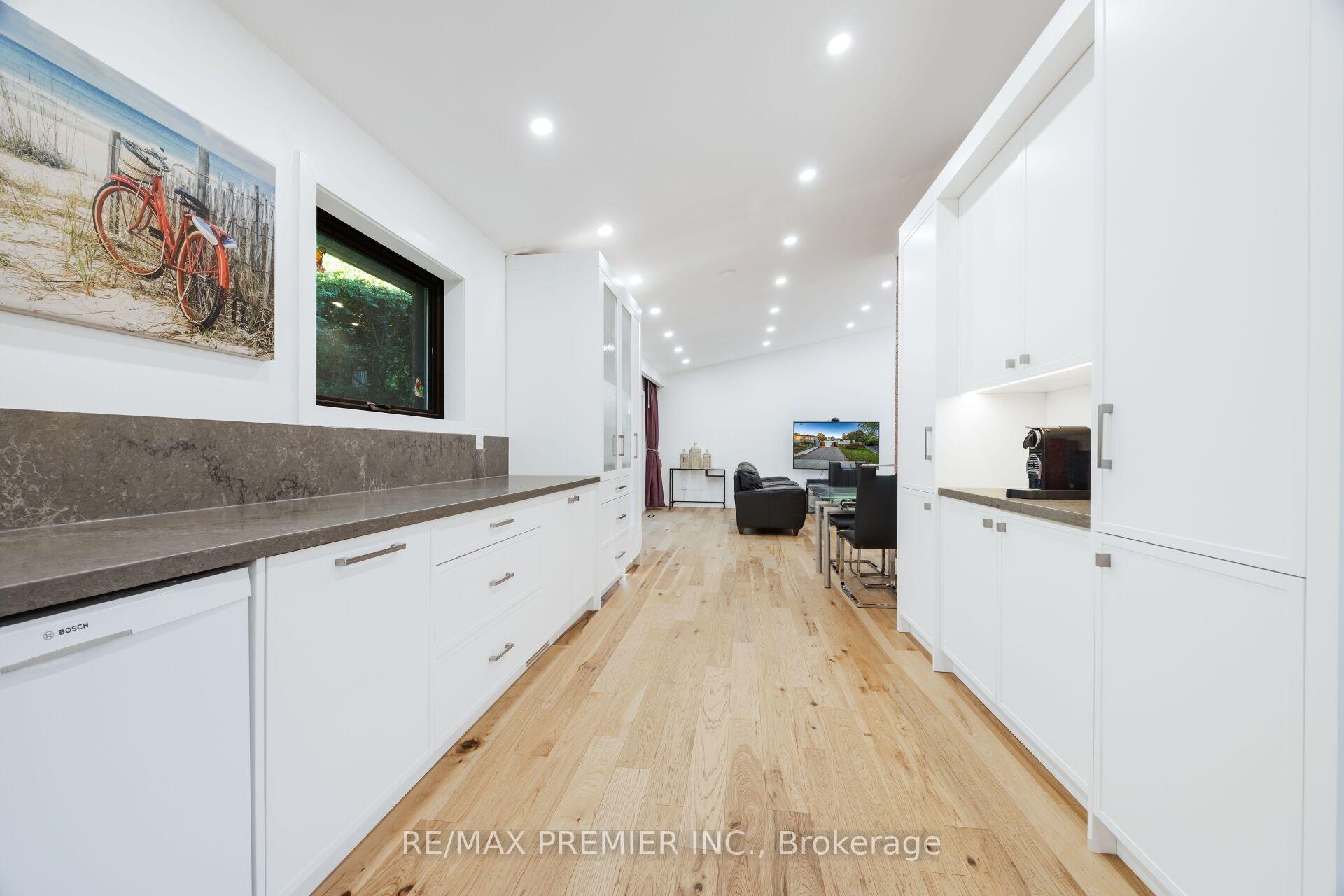 Photo 23 of 9 Adeline Court, Etobicoke, Mount Olive-Silverstone-Jamestown — HOMEH