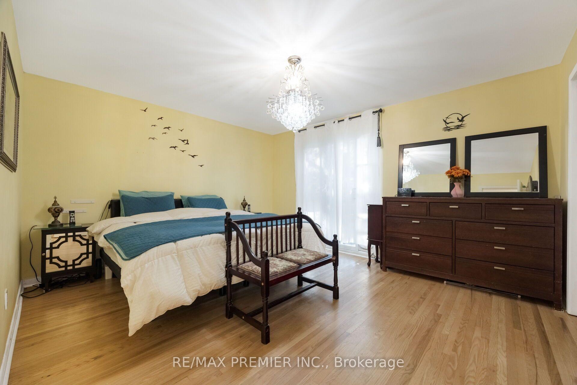 Photo 26 of 9 Adeline Court, Etobicoke, Mount Olive-Silverstone-Jamestown — HOMEH