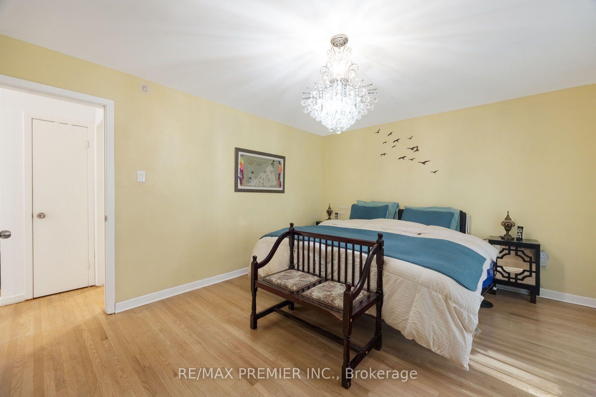 Photo 27 of 9 Adeline Court, Etobicoke, Mount Olive-Silverstone-Jamestown — HOMEH