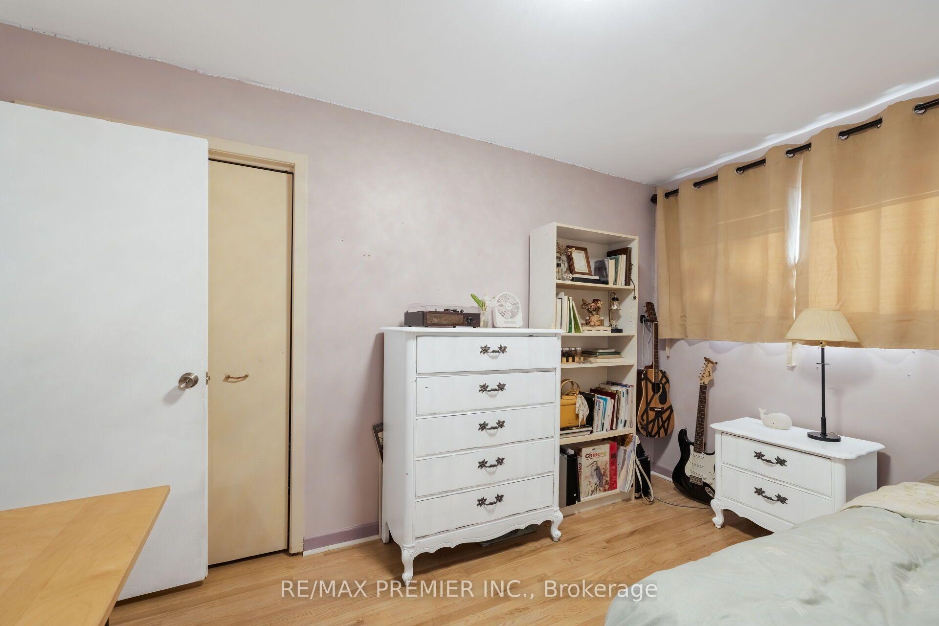 Photo 28 of 9 Adeline Court, Etobicoke, Mount Olive-Silverstone-Jamestown — HOMEH