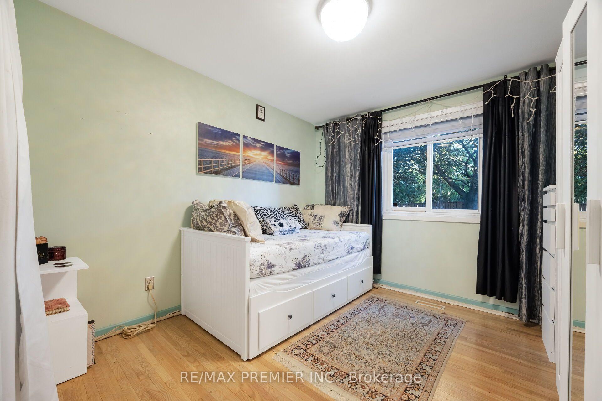 Photo 29 of 9 Adeline Court, Etobicoke, Mount Olive-Silverstone-Jamestown — HOMEH