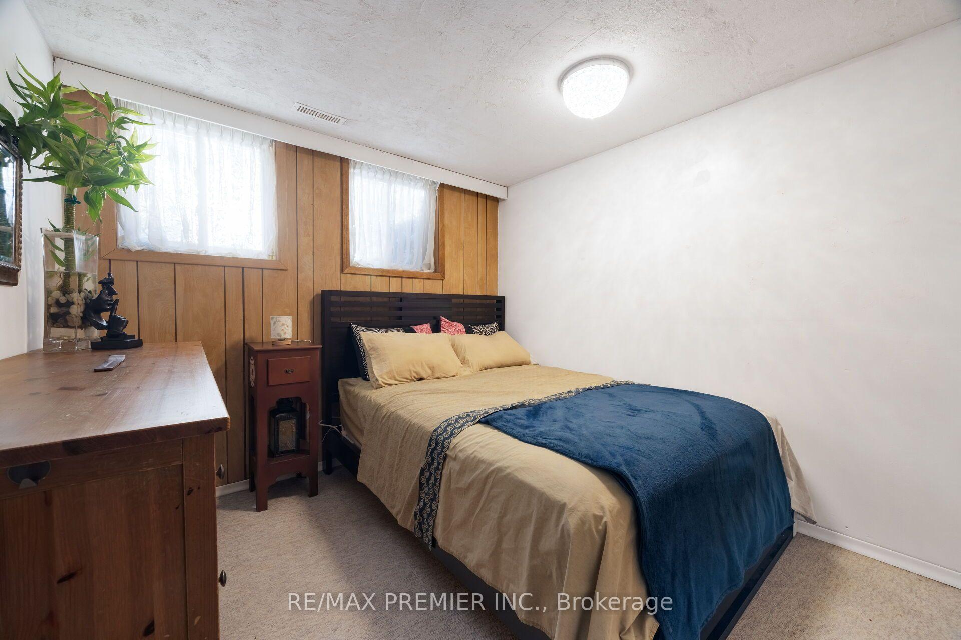 Photo 33 of 9 Adeline Court, Etobicoke, Mount Olive-Silverstone-Jamestown — HOMEH