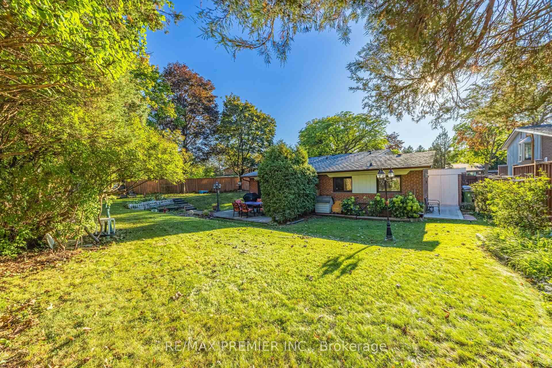 Photo 42 of 9 Adeline Court, Etobicoke, Mount Olive-Silverstone-Jamestown — HOMEH