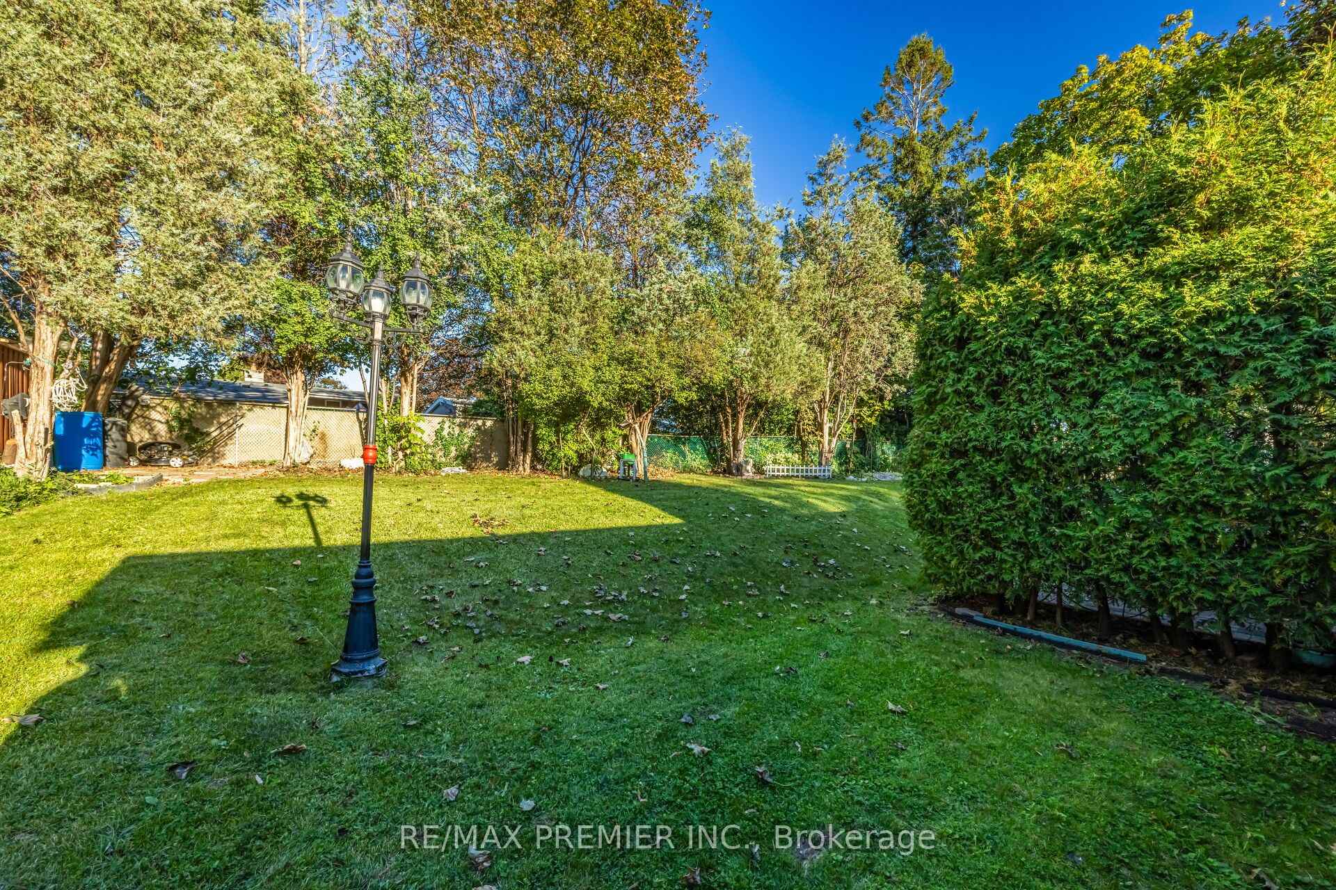 Photo 44 of 9 Adeline Court, Etobicoke, Mount Olive-Silverstone-Jamestown — HOMEH