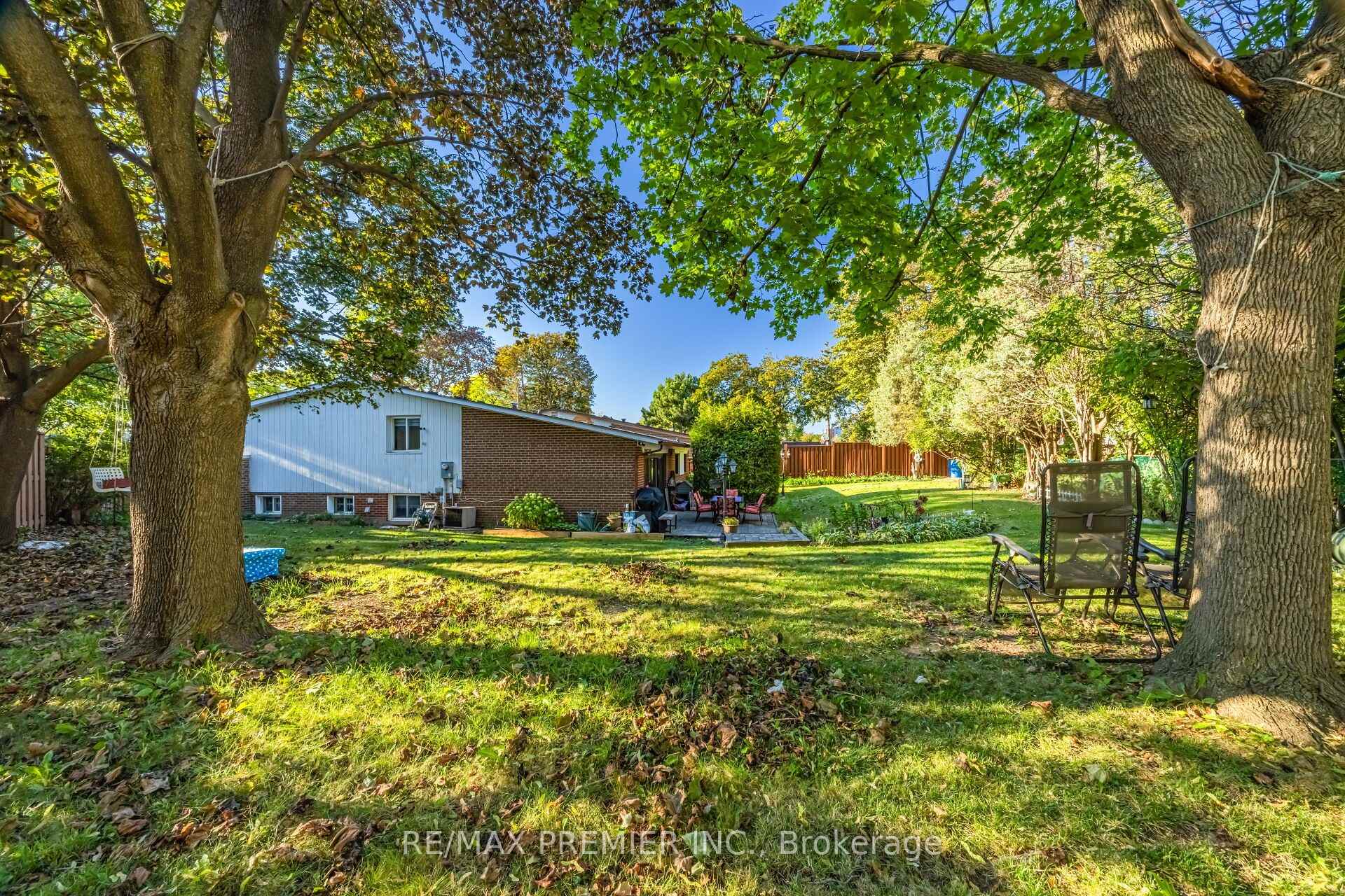 Photo 46 of 9 Adeline Court, Etobicoke, Mount Olive-Silverstone-Jamestown — HOMEH