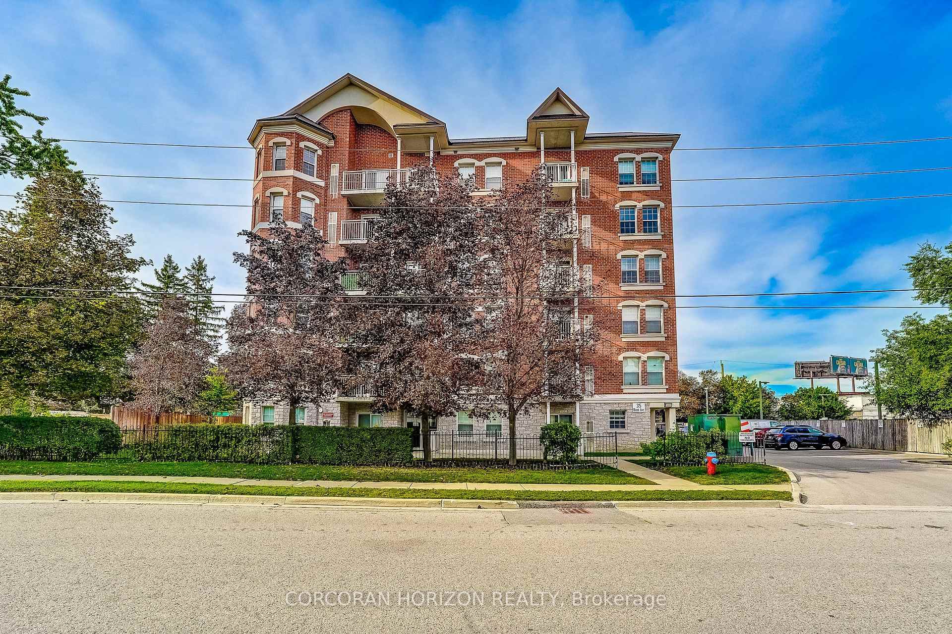Photo of Unit PH3, 35 Hunt Avenue