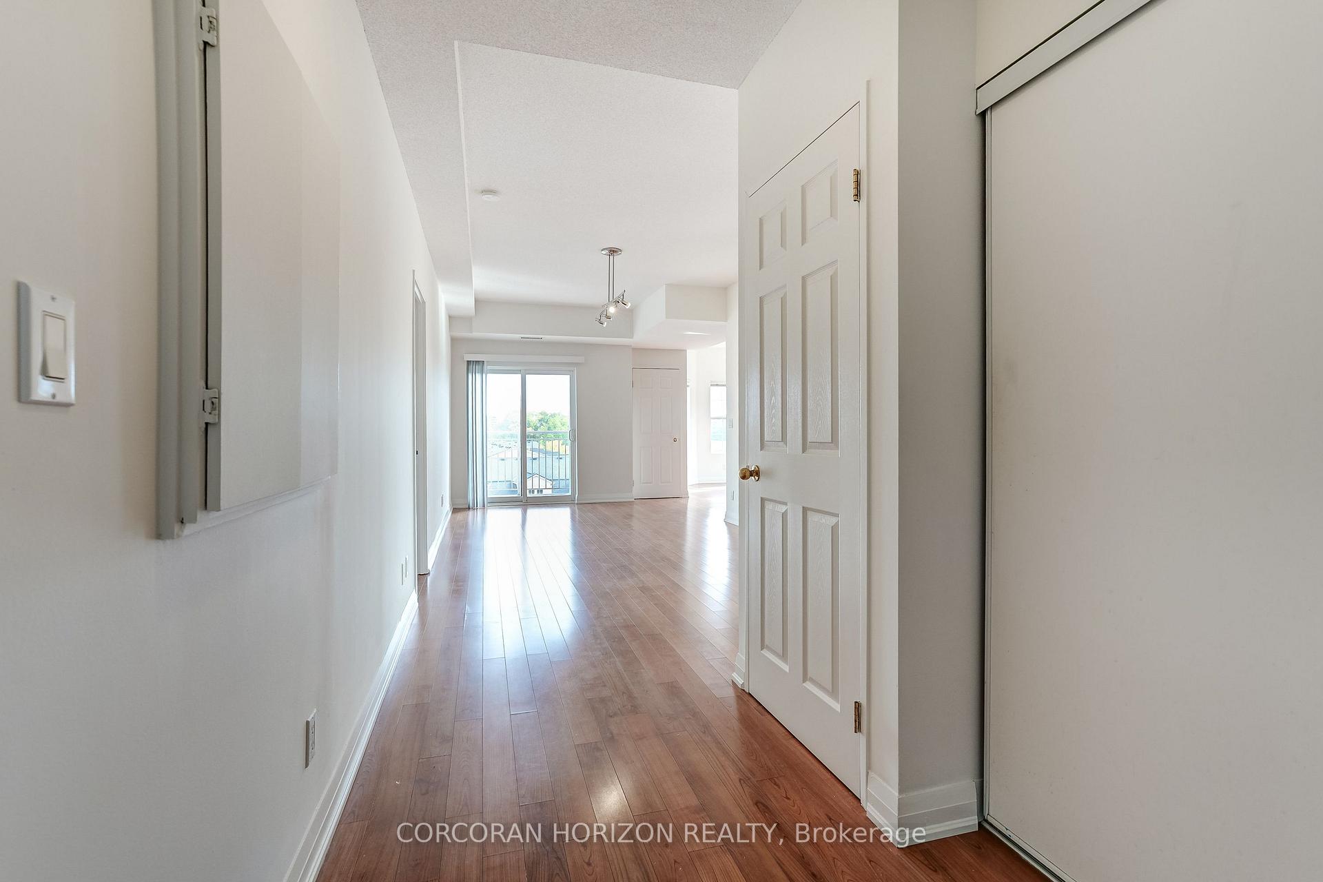 Photo 3 of Unit PH3, 35 Hunt Avenue, Richmond Hill, Mill Pond — HOMEH