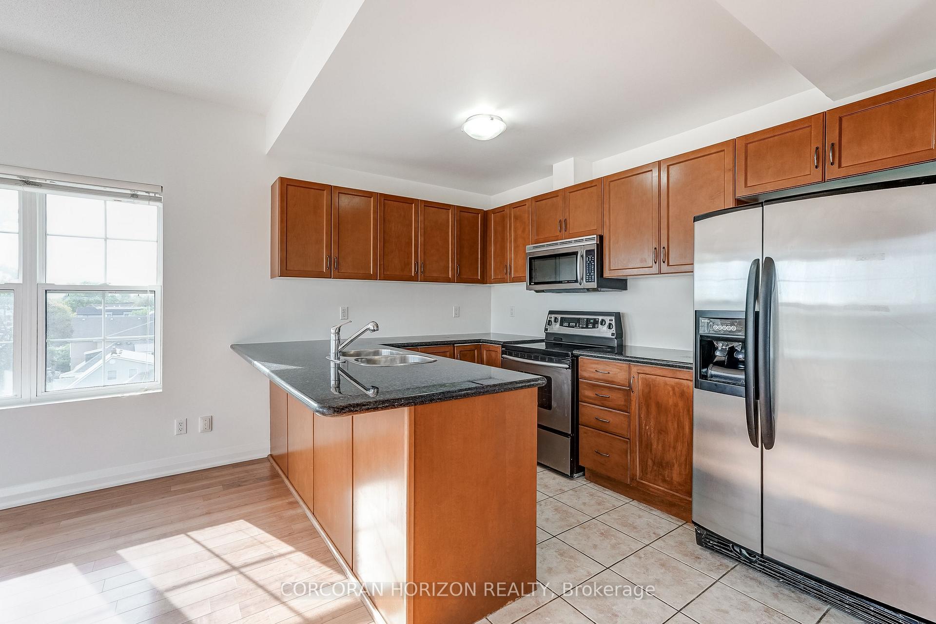 Photo 15 of Unit PH3, 35 Hunt Avenue, Richmond Hill, Mill Pond — HOMEH