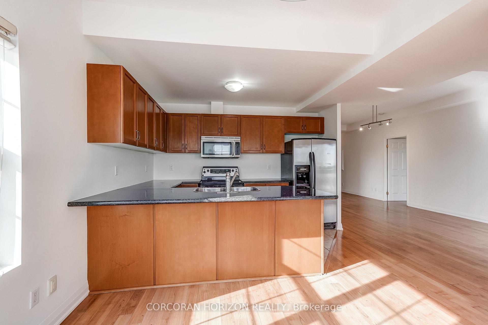 Photo 16 of Unit PH3, 35 Hunt Avenue, Richmond Hill, Mill Pond — HOMEH