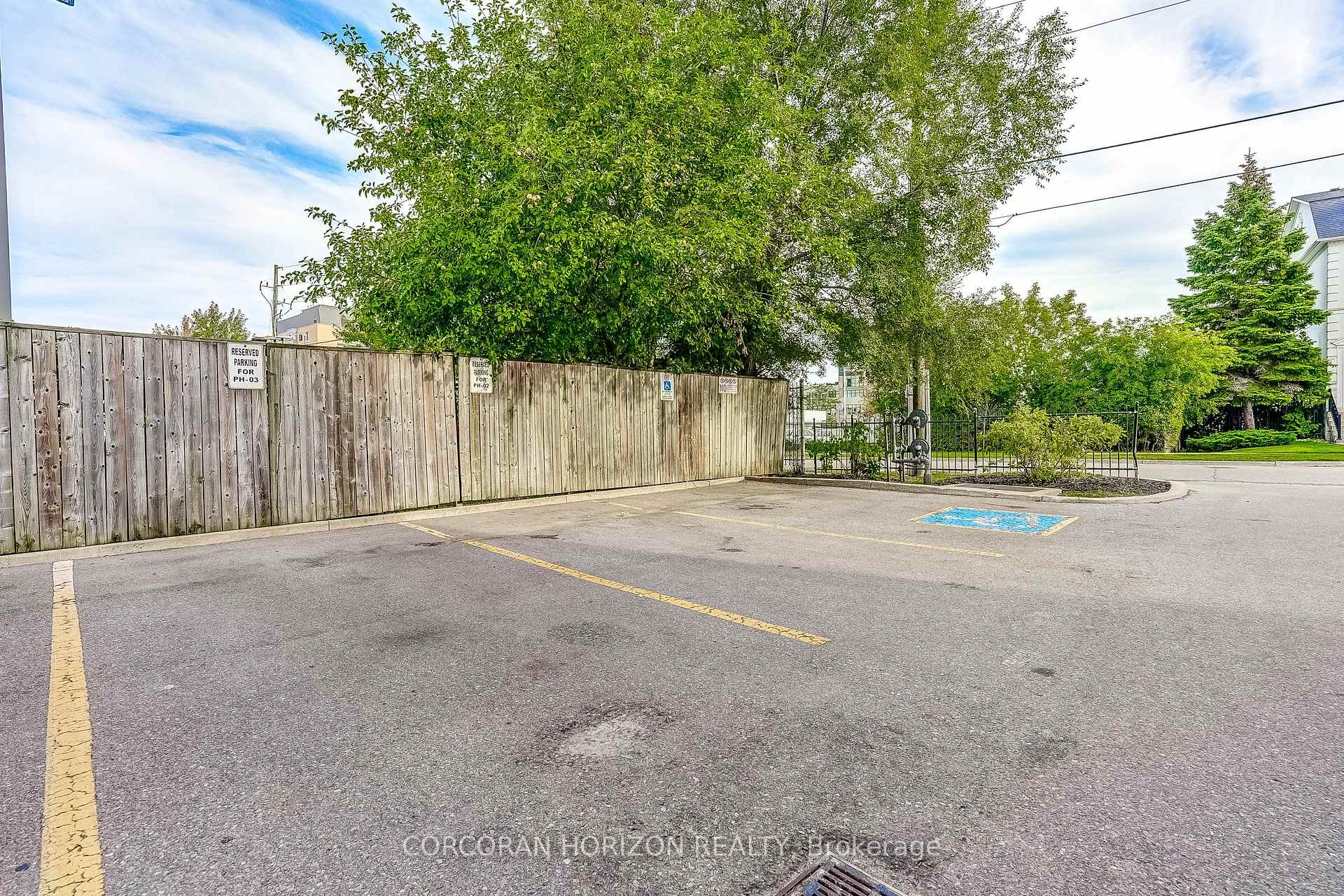 Photo 34 of Unit PH3, 35 Hunt Avenue, Richmond Hill, Mill Pond — HOMEH