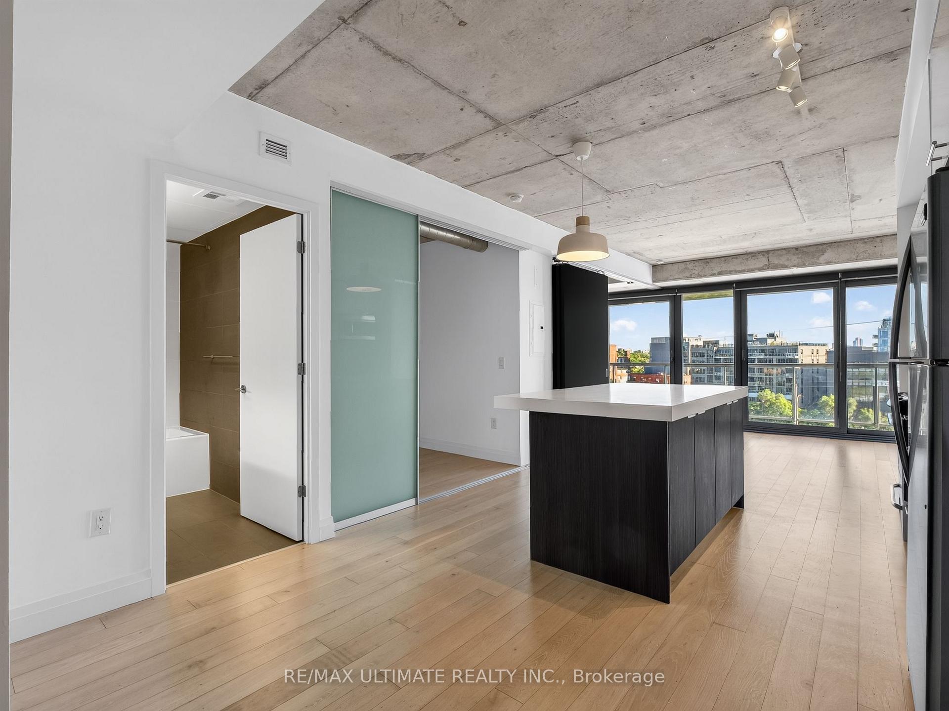Photo 3 of Unit 701, 32 Trolley Crescent, Toronto, Moss Park — HOMEH