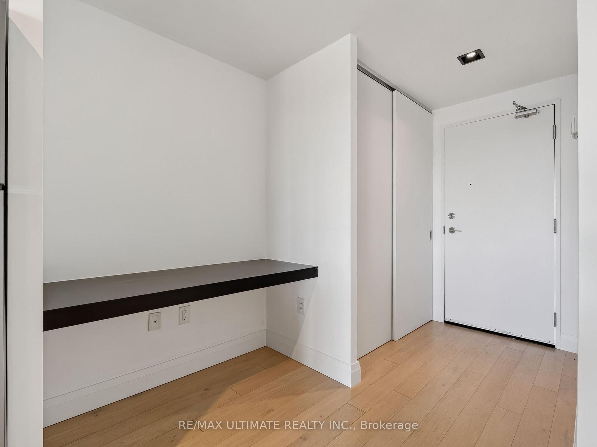 Photo 6 of Unit 701, 32 Trolley Crescent, Toronto, Moss Park — HOMEH