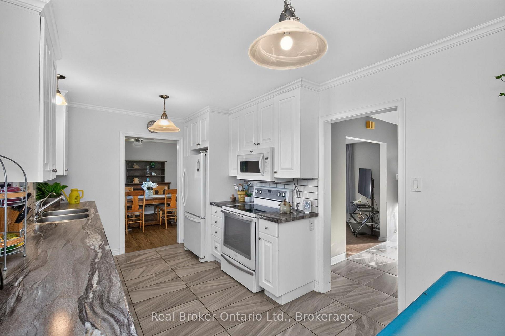 Photo 6 of 413 Cornell Drive, Midland — HOMEH