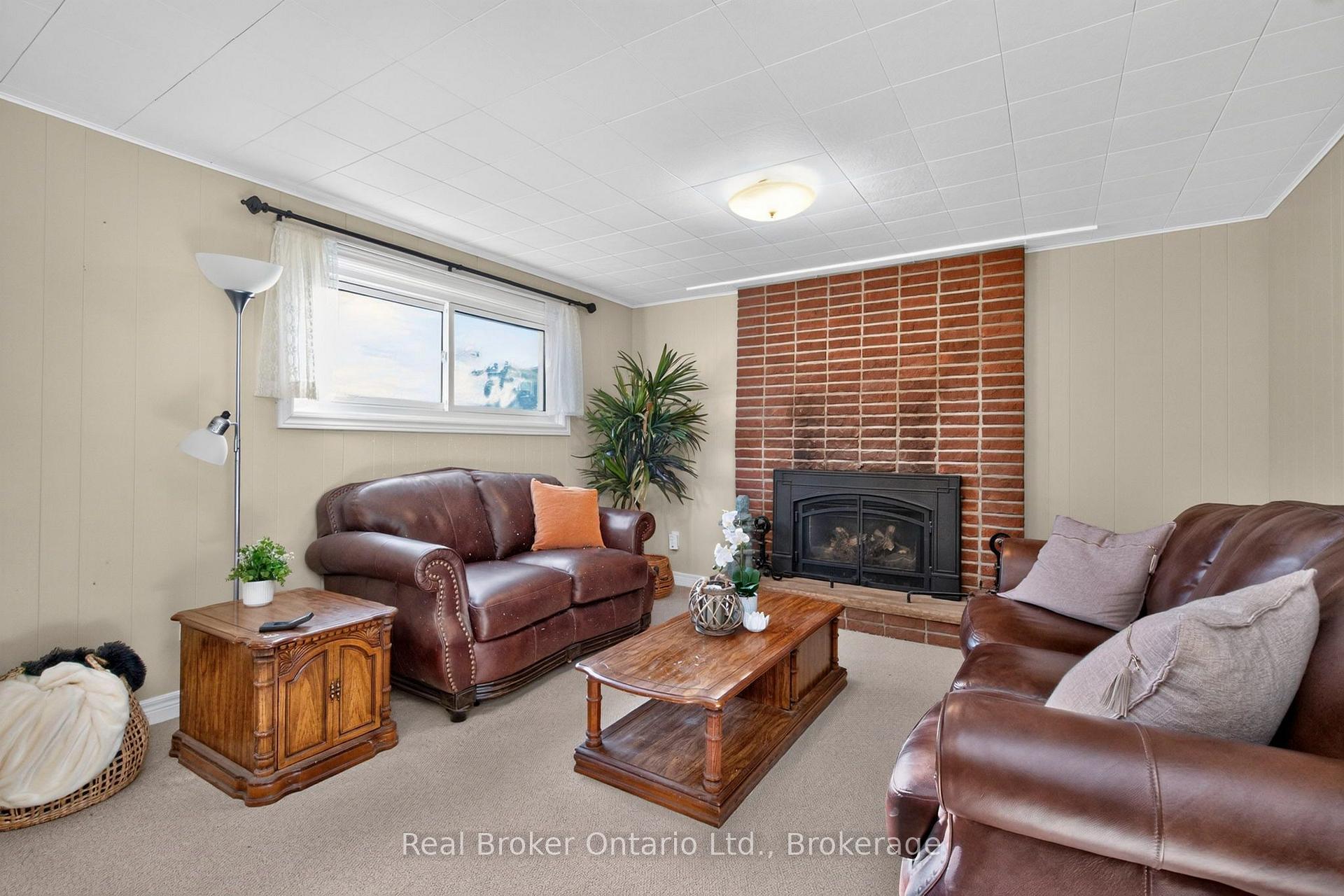 Photo 16 of 413 Cornell Drive, Midland — HOMEH