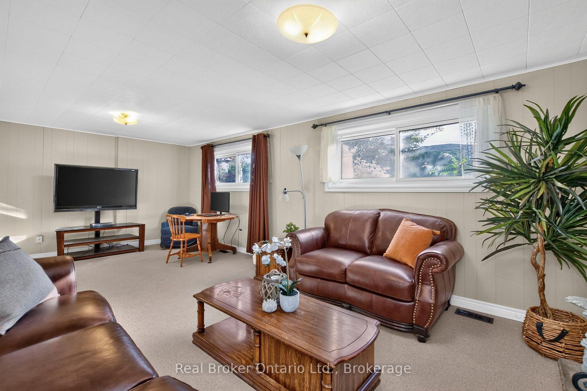 Photo 17 of 413 Cornell Drive, Midland — HOMEH