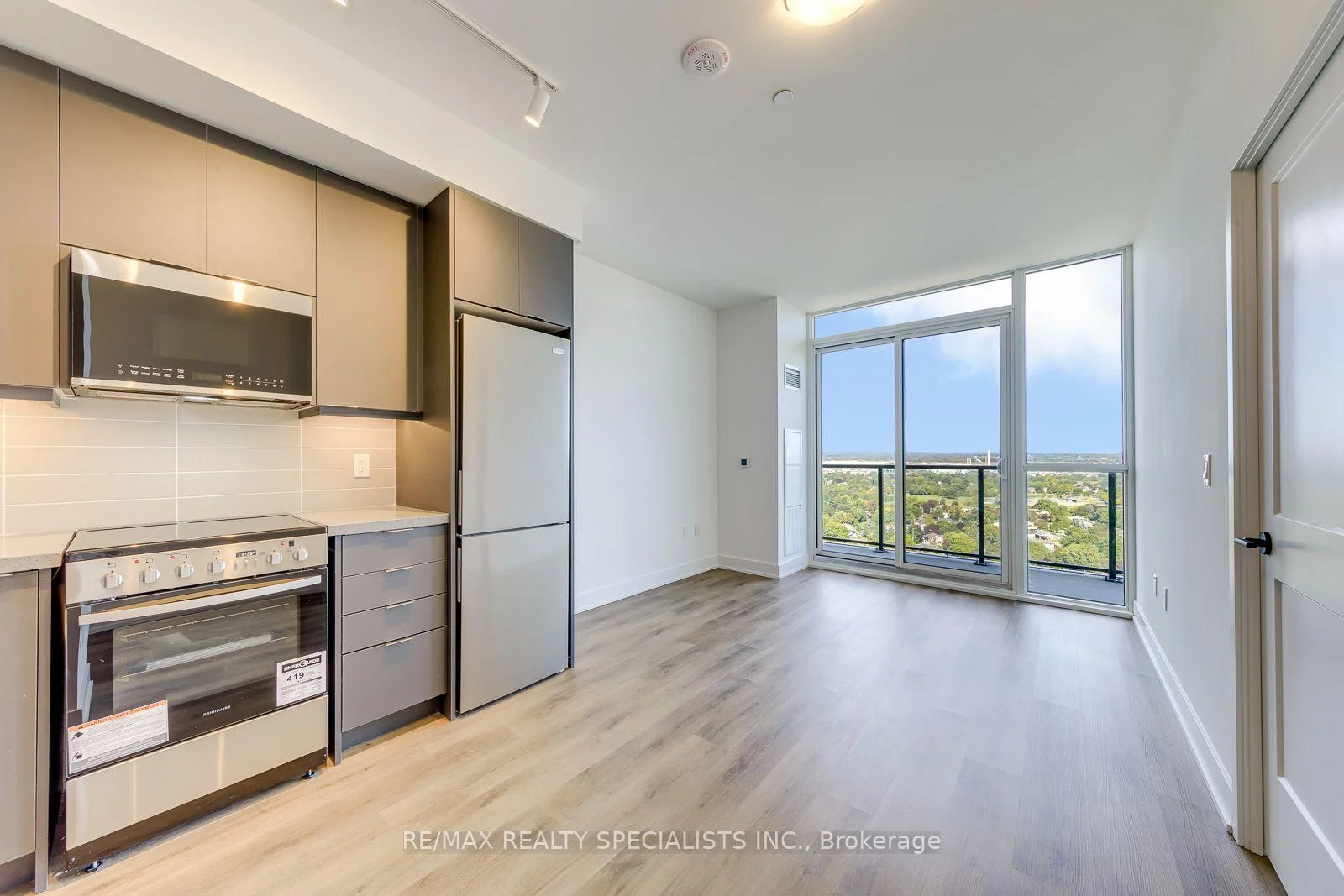 Photo 11 of Unit 2210A, 115 Nipissing Road, Milton, Old Milton — HOMEH