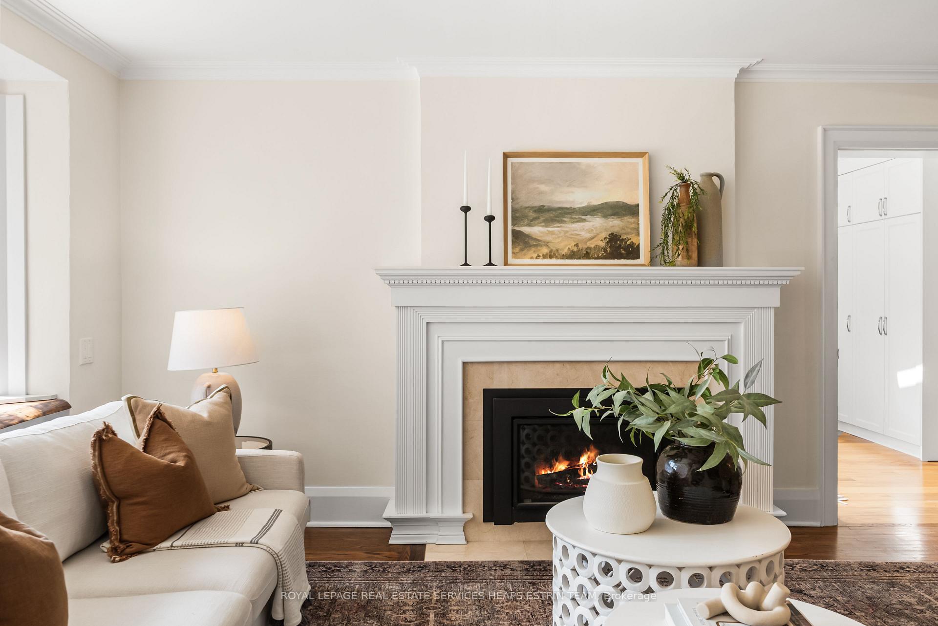 Photo 2 of 112 Southvale Drive, Toronto, Leaside — HOMEH