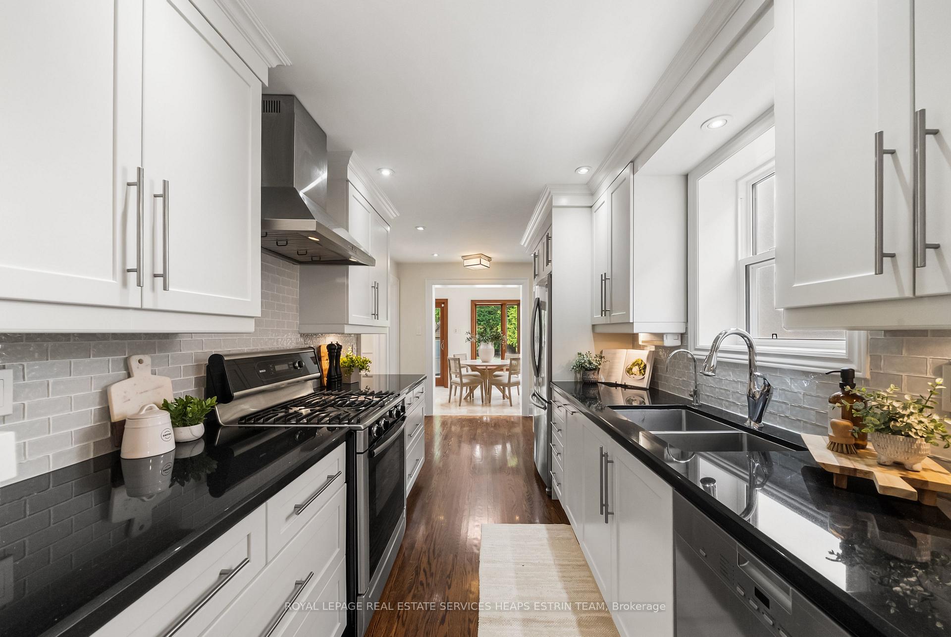 Photo 6 of 112 Southvale Drive, Toronto, Leaside — HOMEH