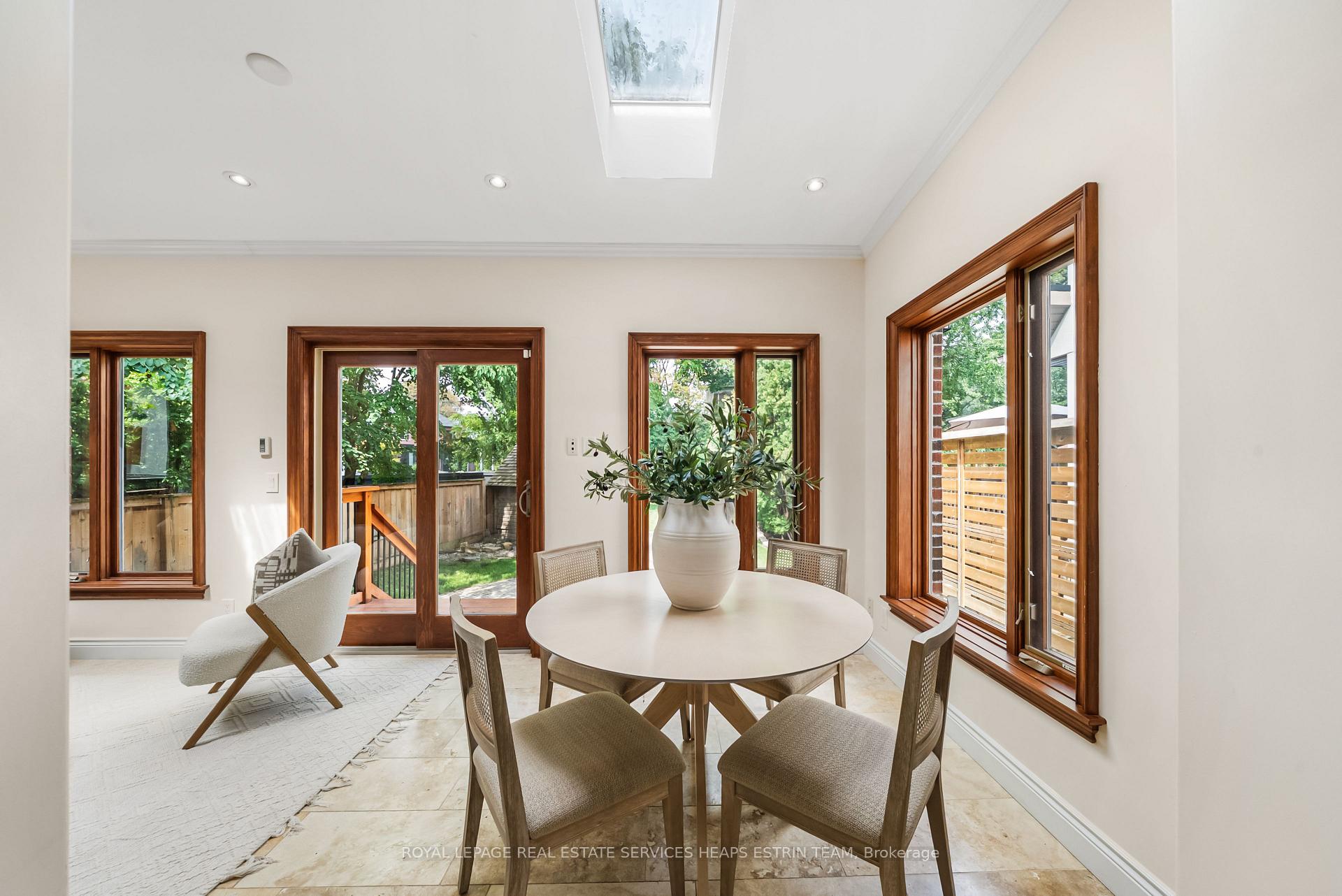Photo 8 of 112 Southvale Drive, Toronto, Leaside — HOMEH