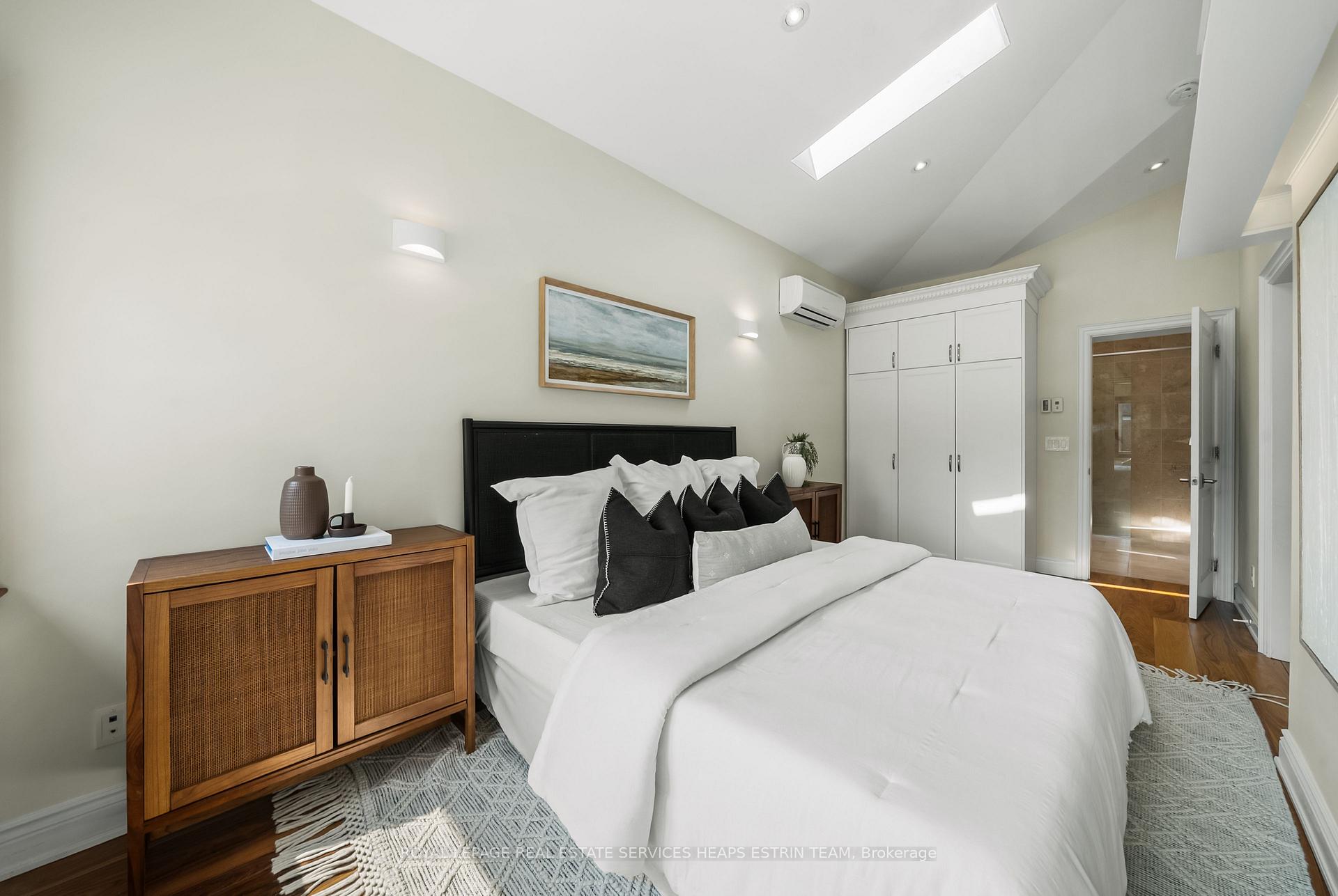 Photo 12 of 112 Southvale Drive, Toronto, Leaside — HOMEH