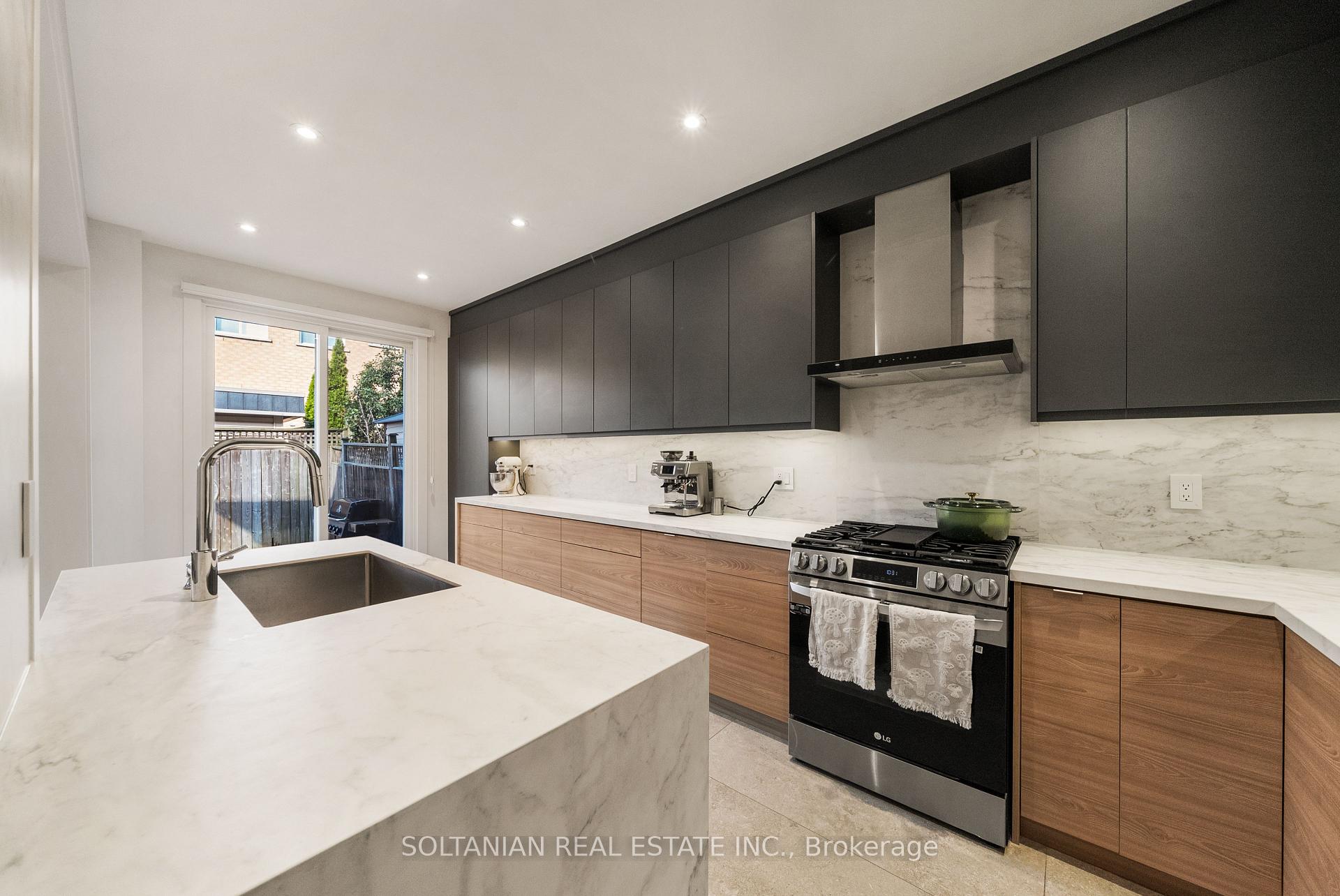 Photo 15 of 163 Wildberry Crescent, Vaughan, Vellore Village — HOMEH