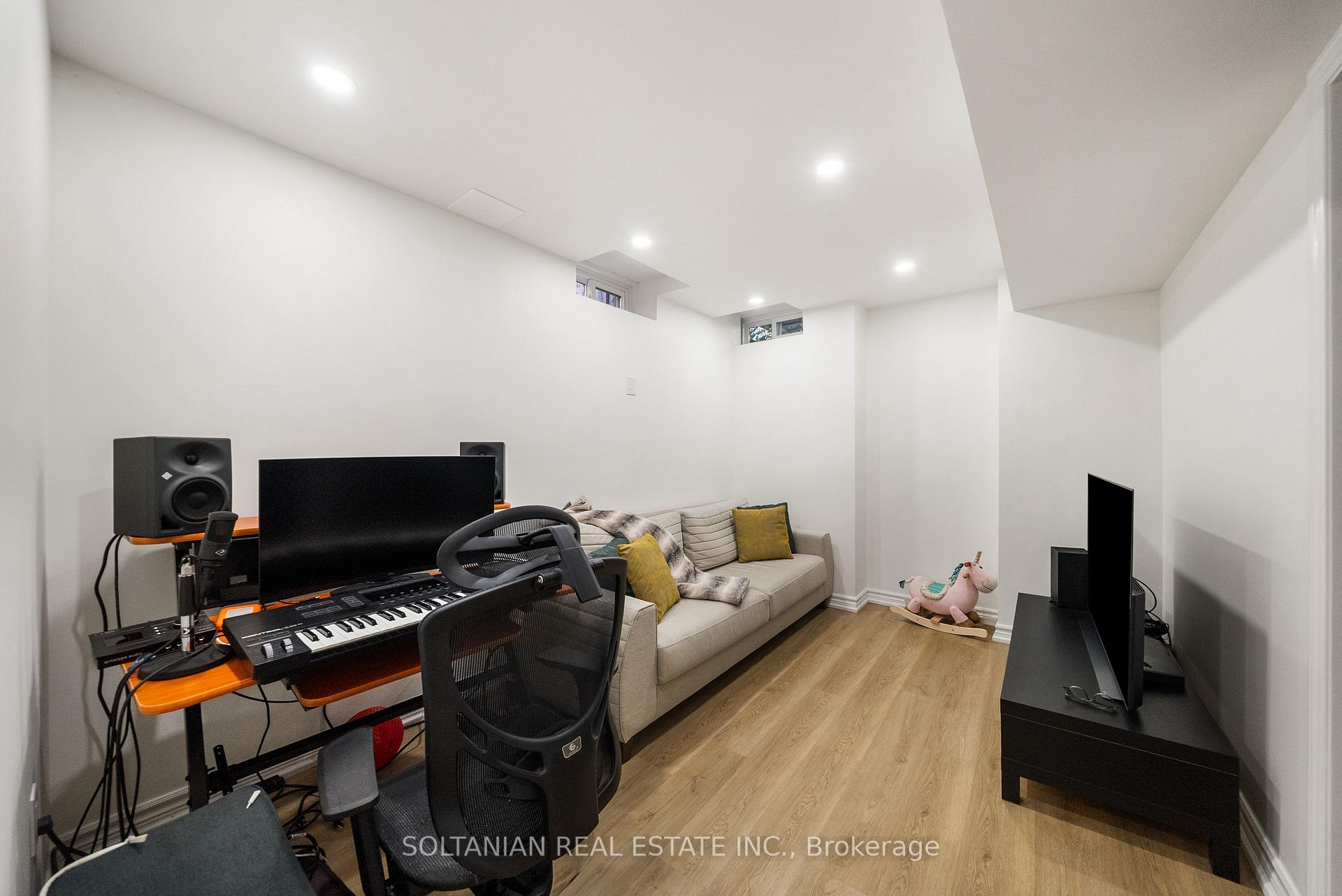 Photo 31 of 163 Wildberry Crescent, Vaughan, Vellore Village — HOMEH