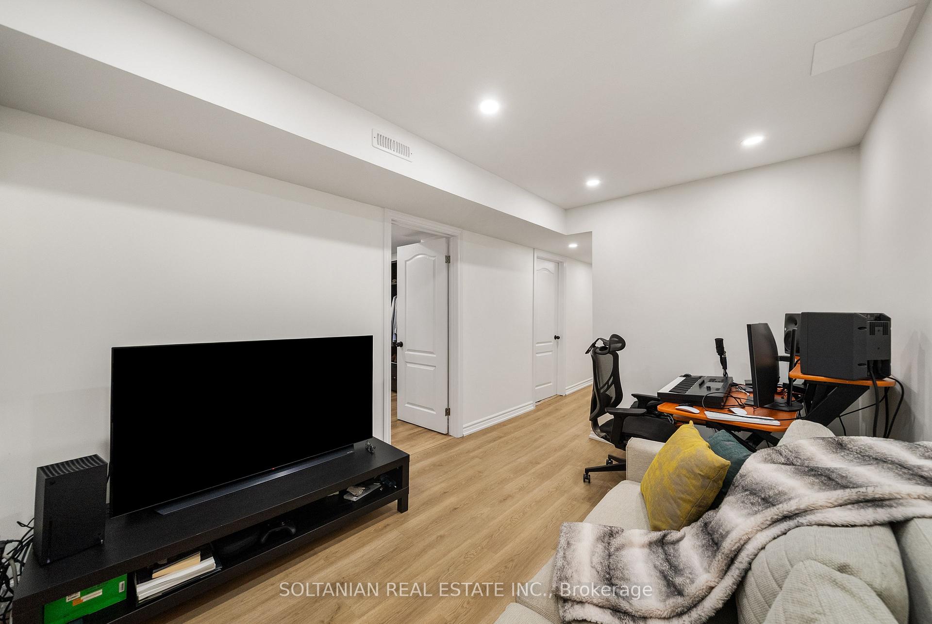 Photo 33 of 163 Wildberry Crescent, Vaughan, Vellore Village — HOMEH
