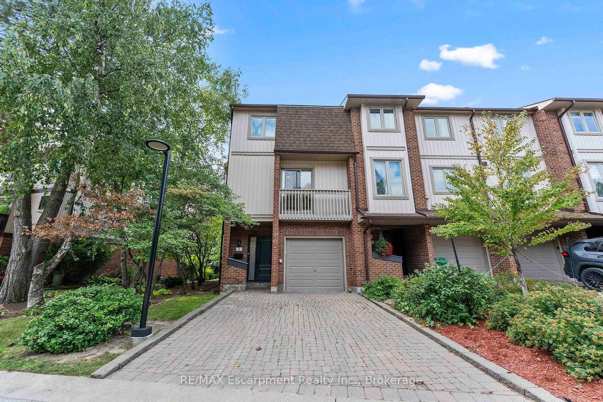 Photo 1 of Unit 9, 1160 Walden Circle, Mississauga, Clarkson — HOMEH