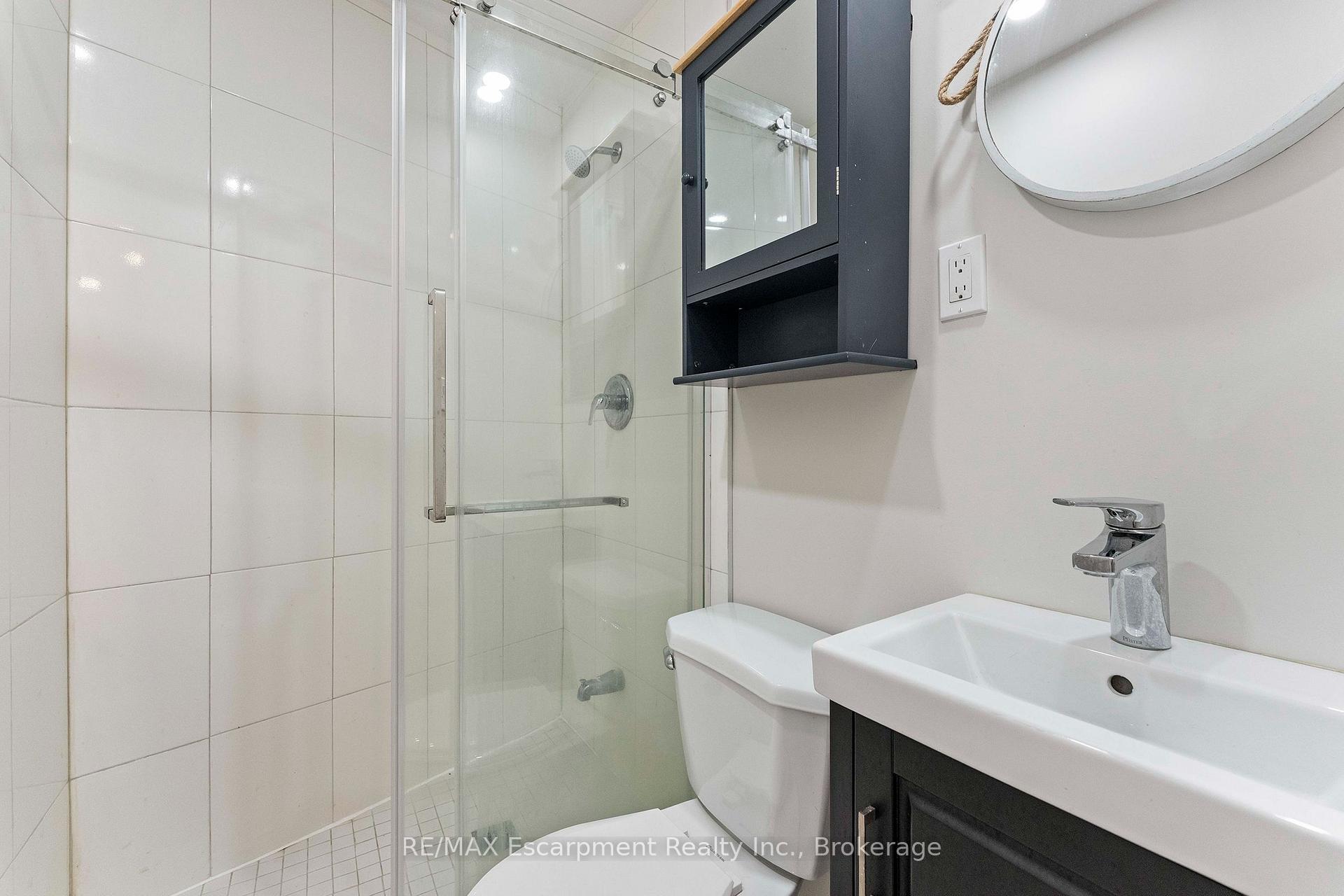 Photo 9 of Unit 9, 1160 Walden Circle, Mississauga, Clarkson — HOMEH