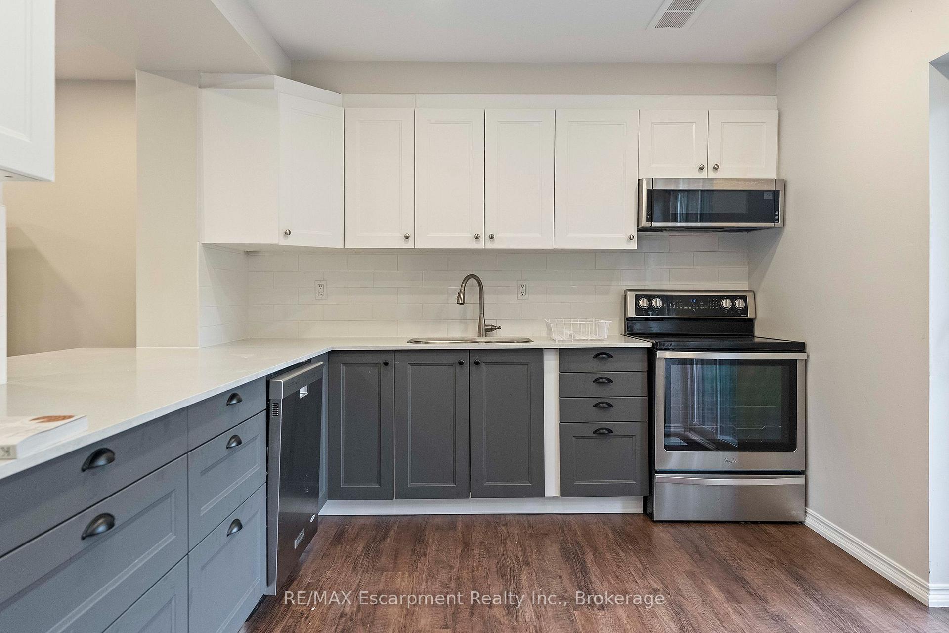 Photo 17 of Unit 9, 1160 Walden Circle, Mississauga, Clarkson — HOMEH