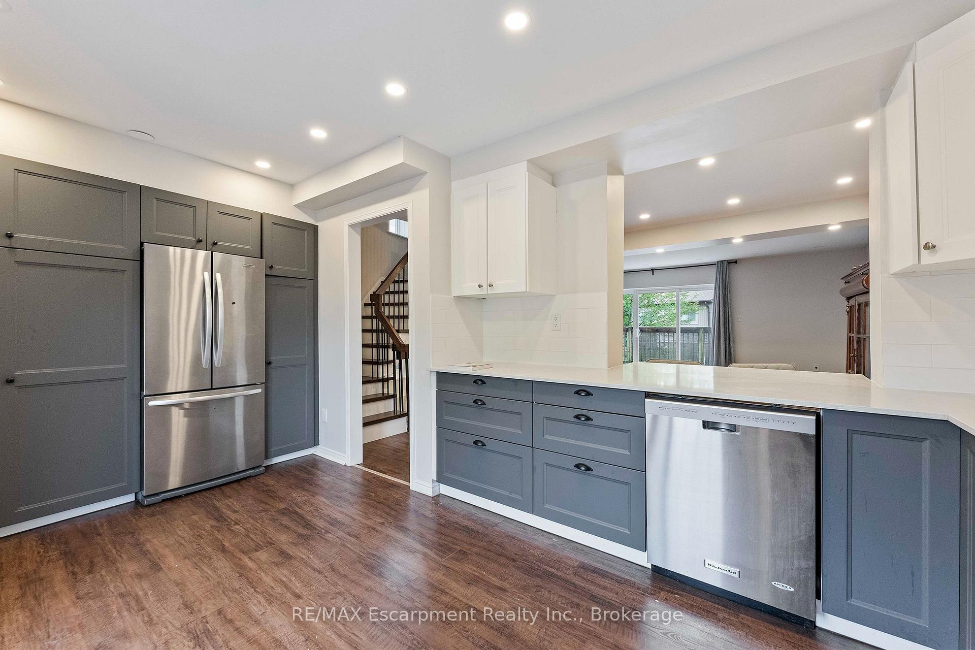 Photo 20 of Unit 9, 1160 Walden Circle, Mississauga, Clarkson — HOMEH