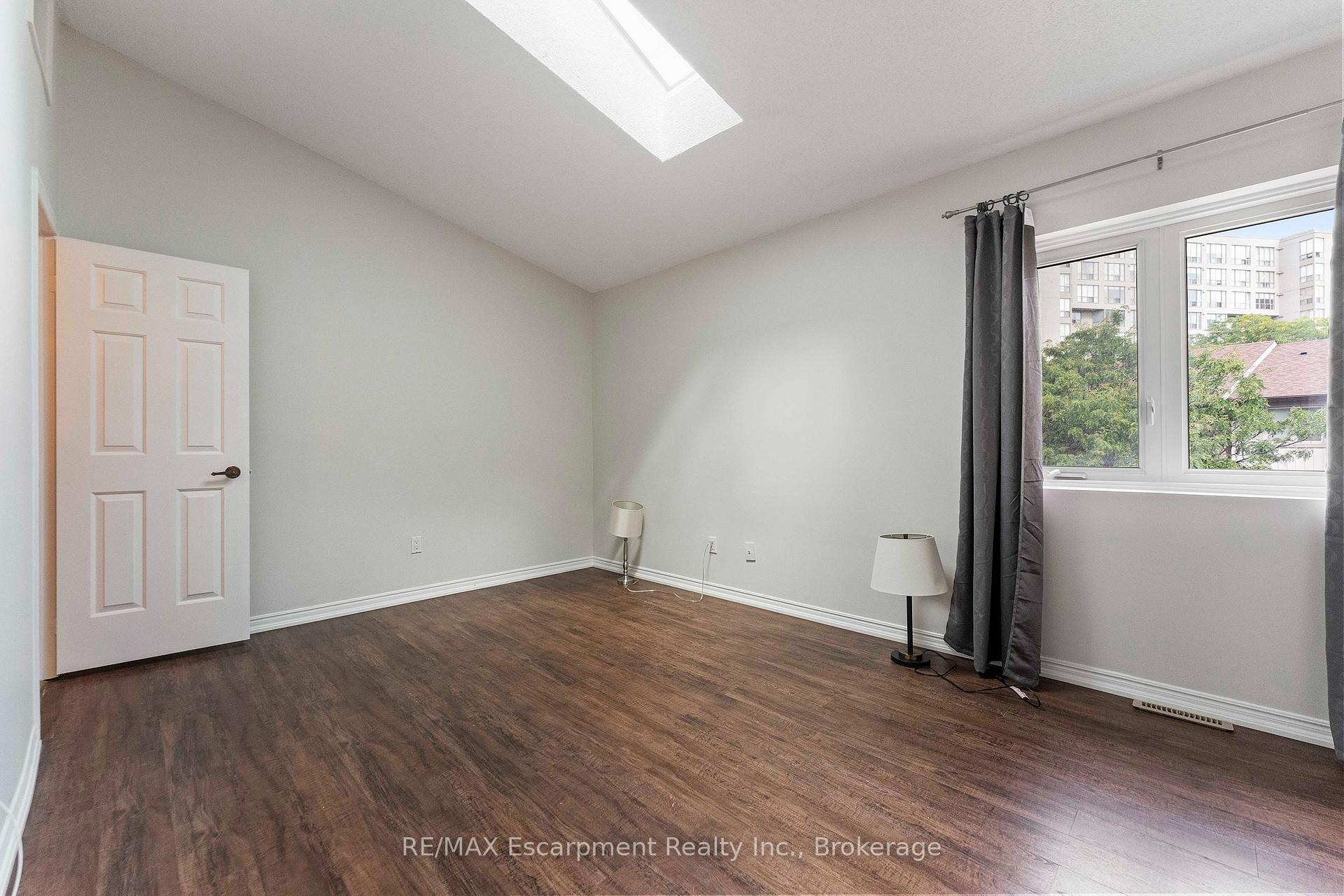 Photo 23 of Unit 9, 1160 Walden Circle, Mississauga, Clarkson — HOMEH