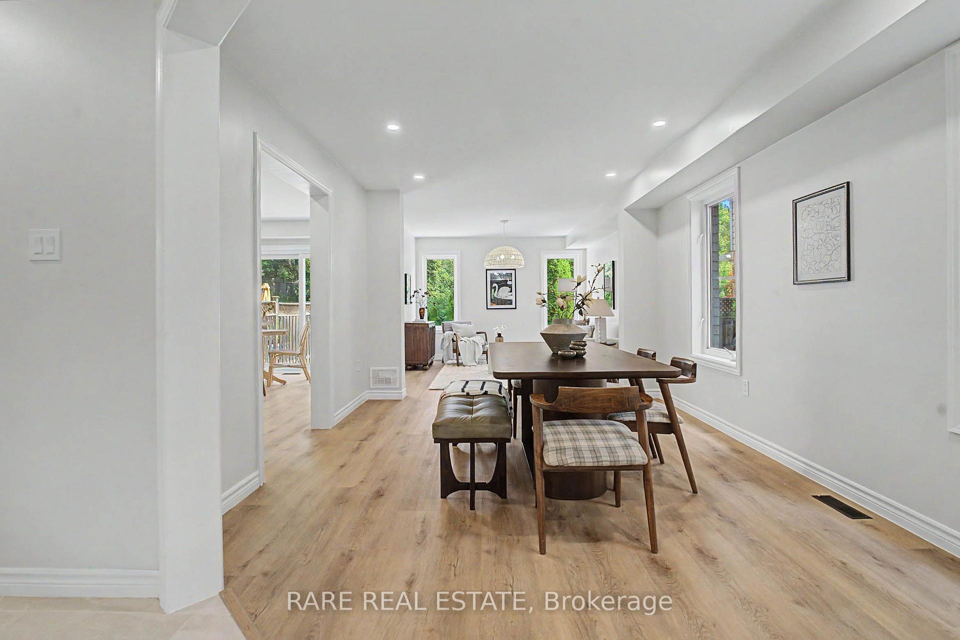 Photo 6 of 521 Hickory Avenue N, Whitby, Downtown Whitby — HOMEH