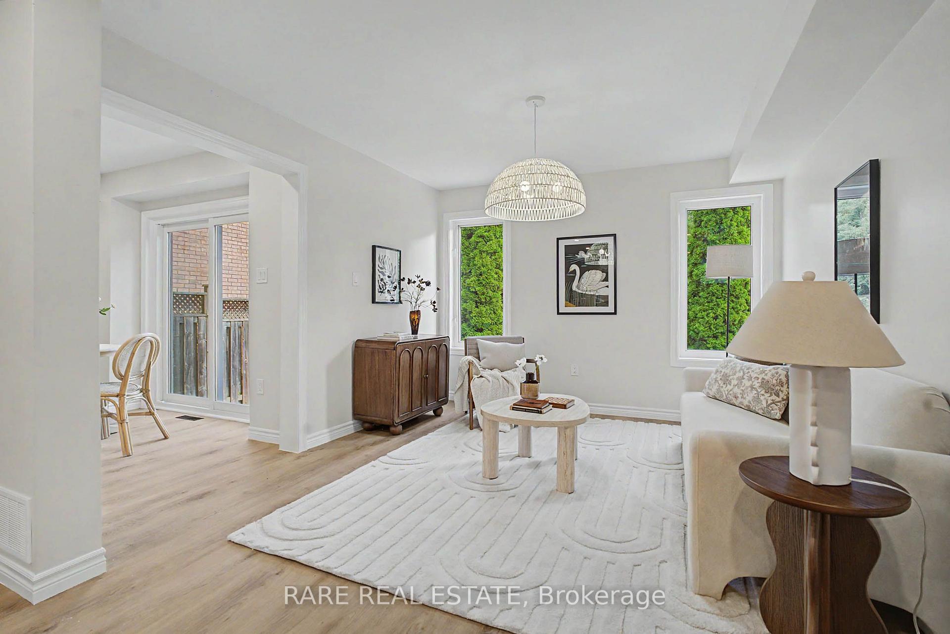 Photo 10 of 521 Hickory Avenue N, Whitby, Downtown Whitby — HOMEH
