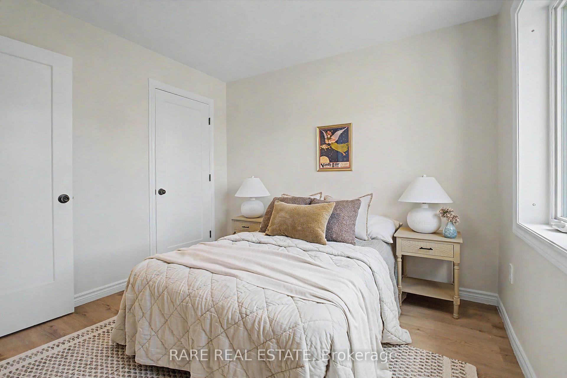 Photo 21 of 521 Hickory Avenue N, Whitby, Downtown Whitby — HOMEH
