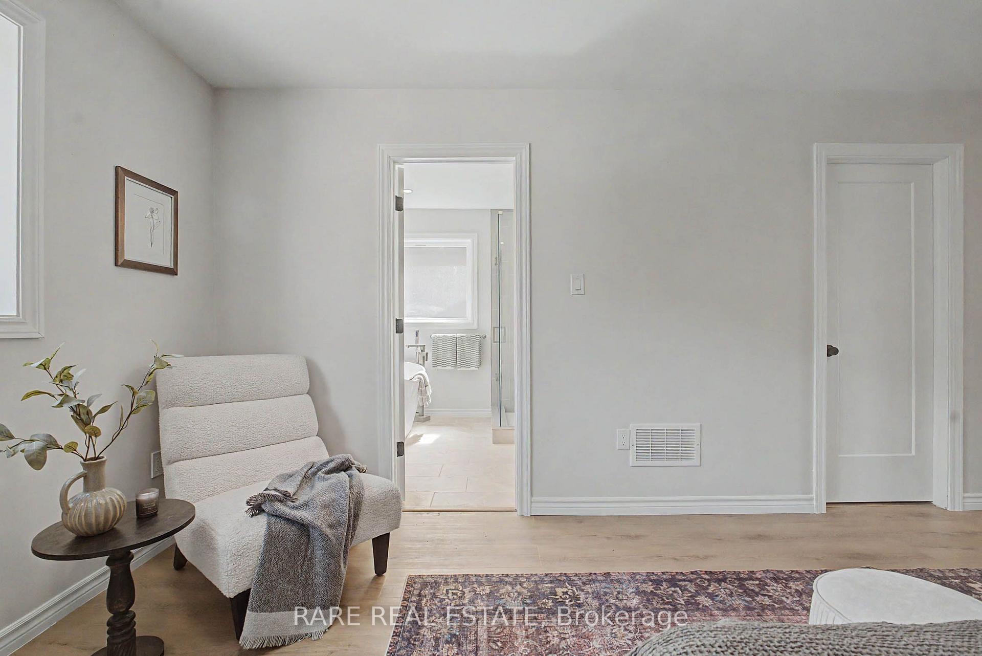 Photo 27 of 521 Hickory Avenue N, Whitby, Downtown Whitby — HOMEH