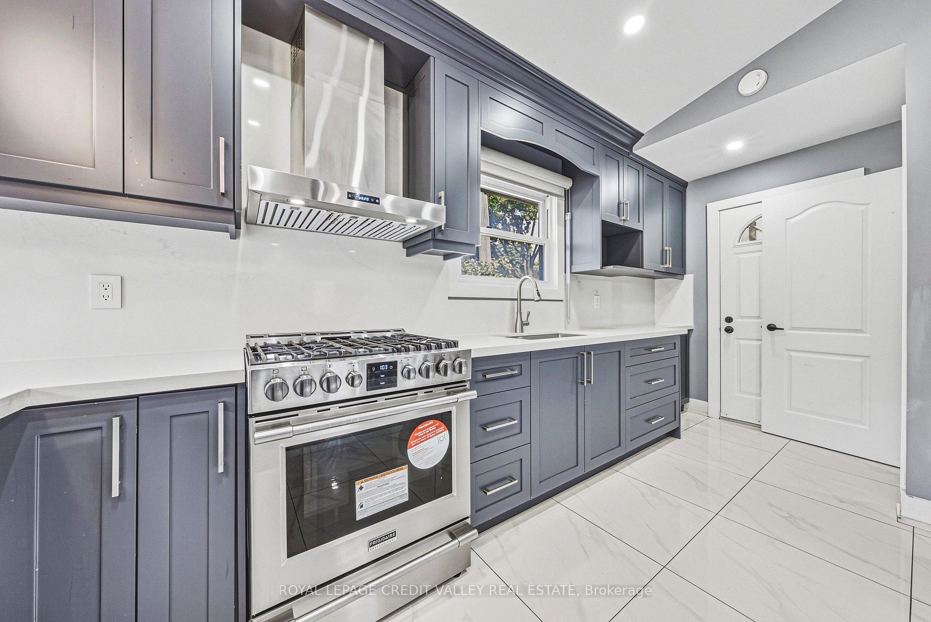 Photo 8 of 12 Stevenson Avenue, London, East N — HOMEH