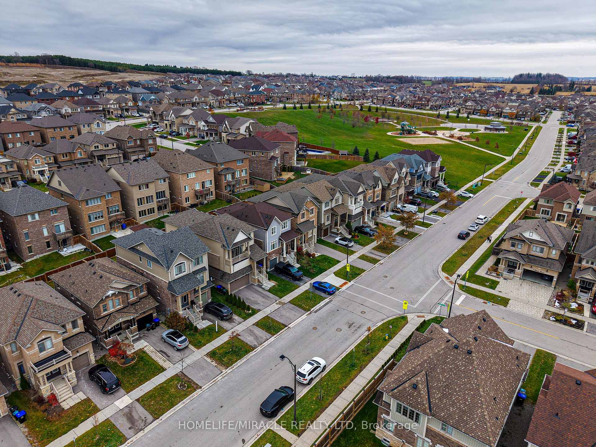 Photo 2 of 79 Willoughby Way, New Tecumseth, Alliston — HOMEH