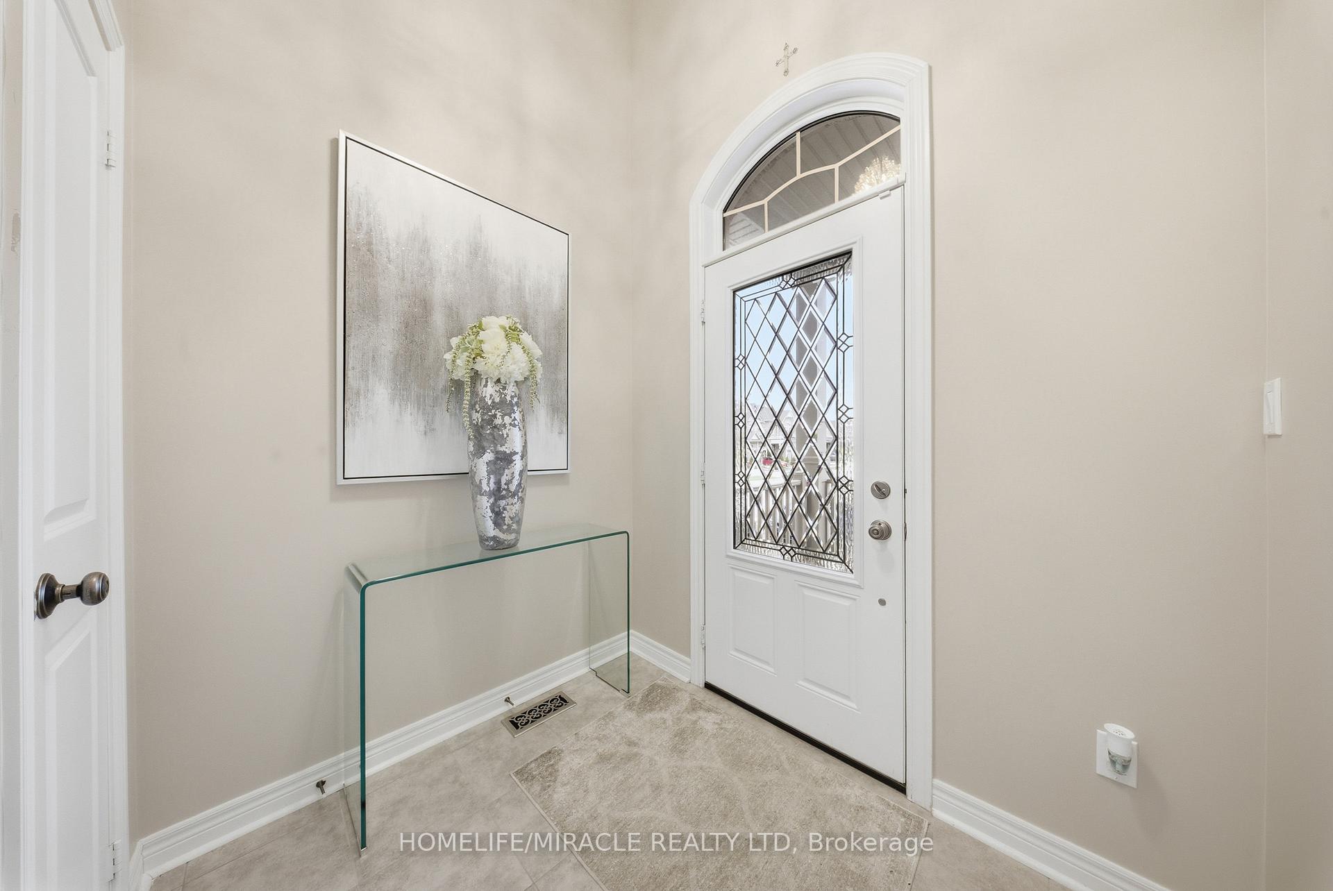 Photo 3 of 79 Willoughby Way, New Tecumseth, Alliston — HOMEH