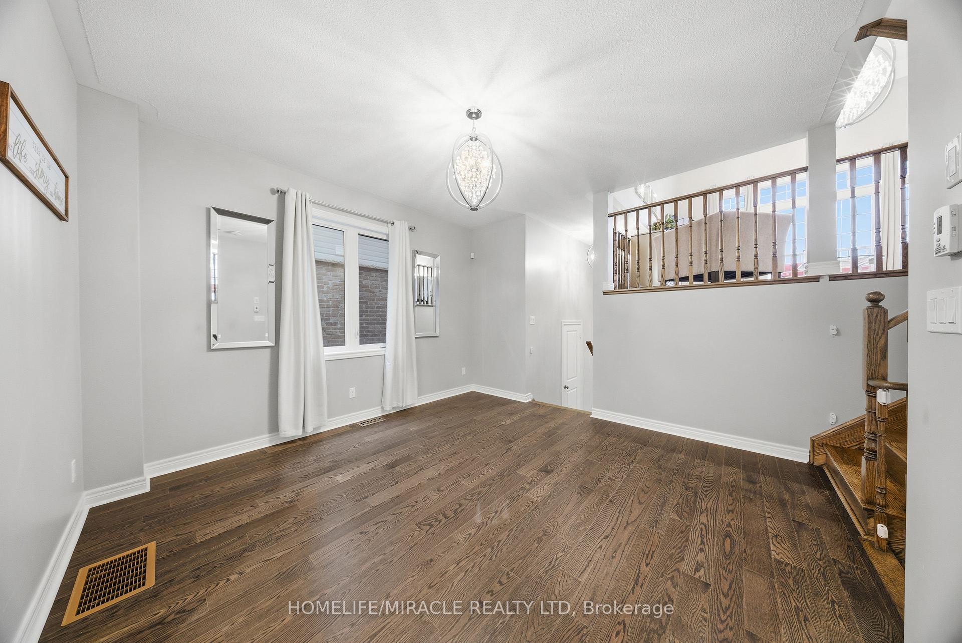 Photo 5 of 79 Willoughby Way, New Tecumseth, Alliston — HOMEH