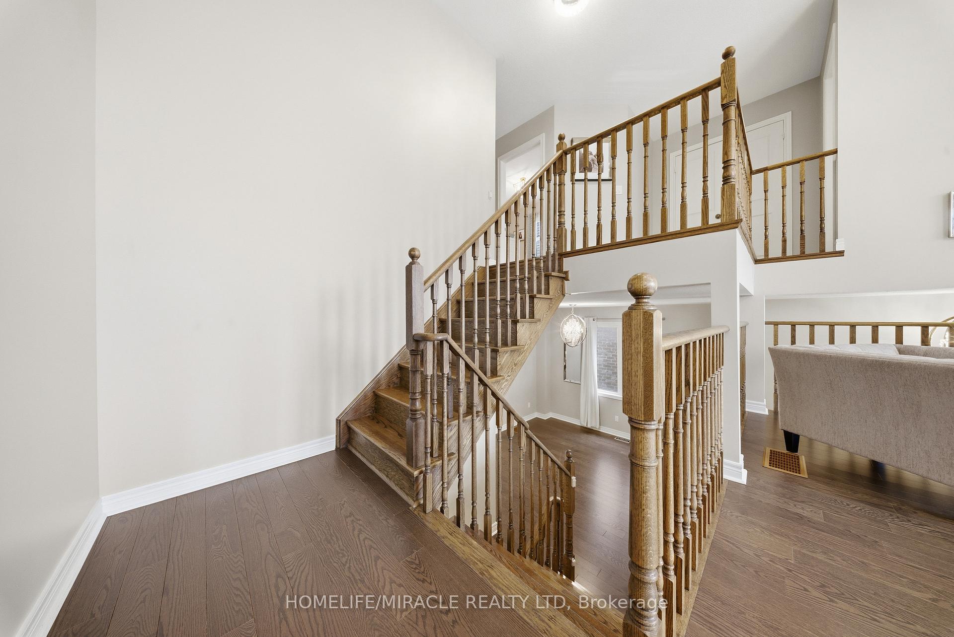 Photo 17 of 79 Willoughby Way, New Tecumseth, Alliston — HOMEH