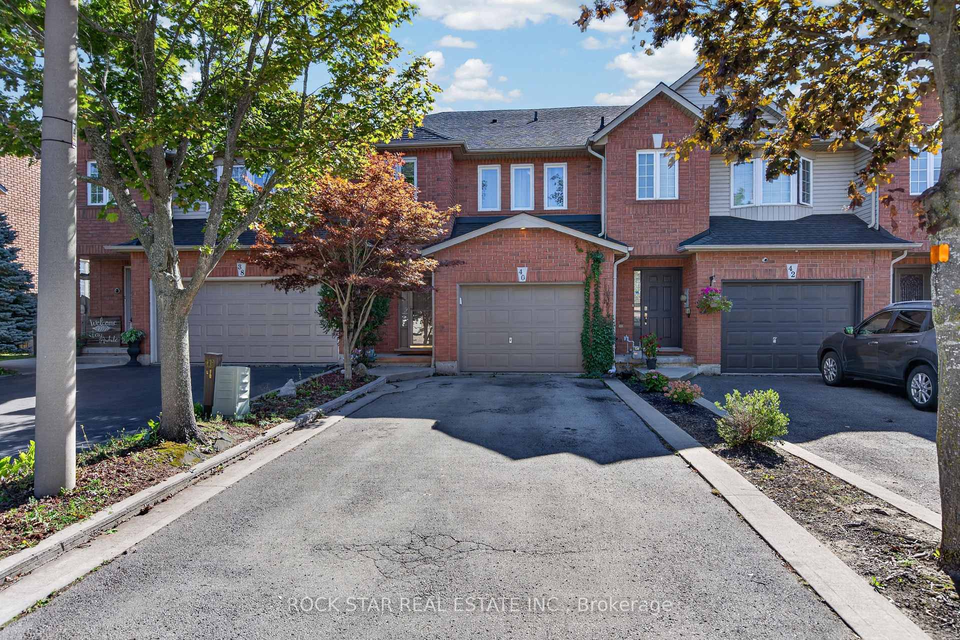 Photo 3 of 40 Fairhaven Drive, Hamilton, Stoney Creek — HOMEH